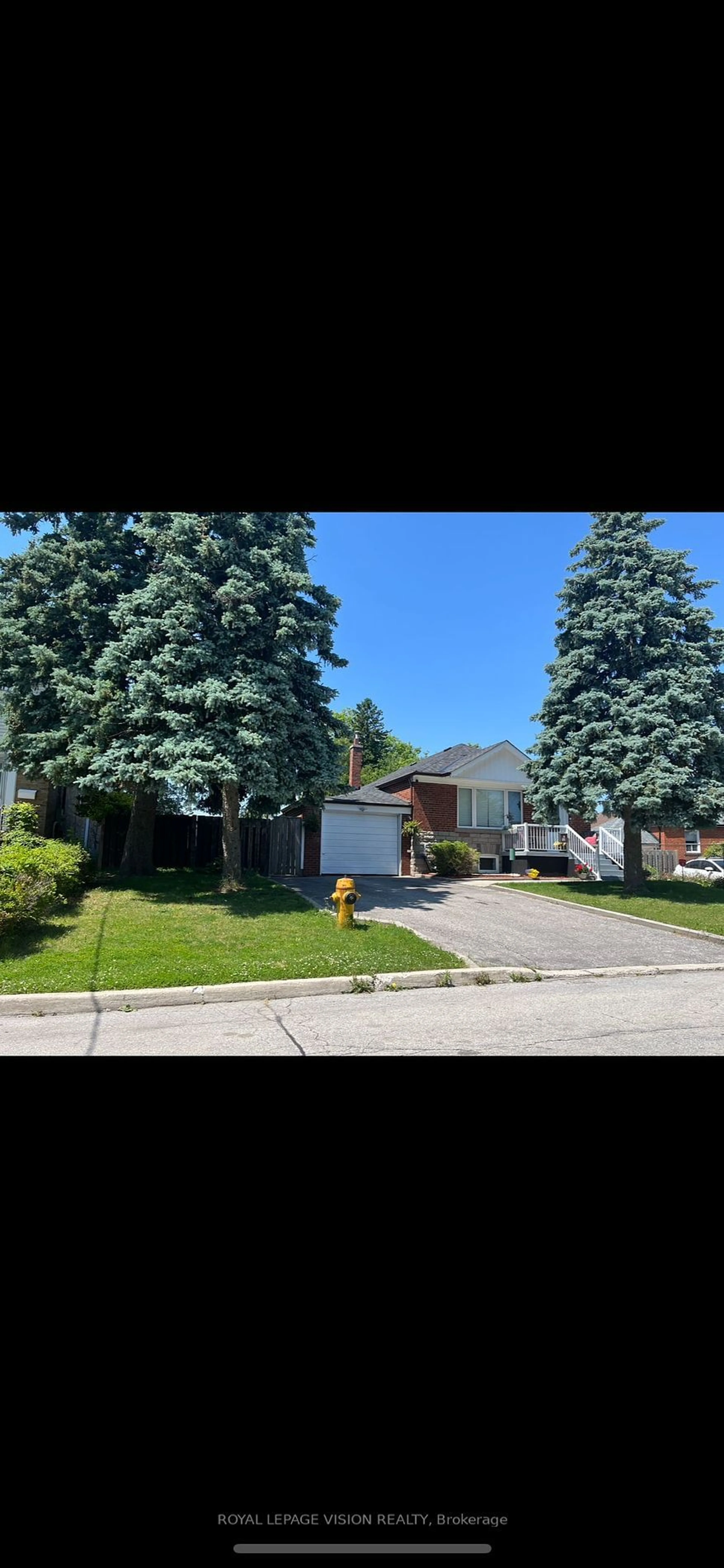 Frontside or backside of a home for 98 Flora Dr, Toronto Ontario M1P 1A6