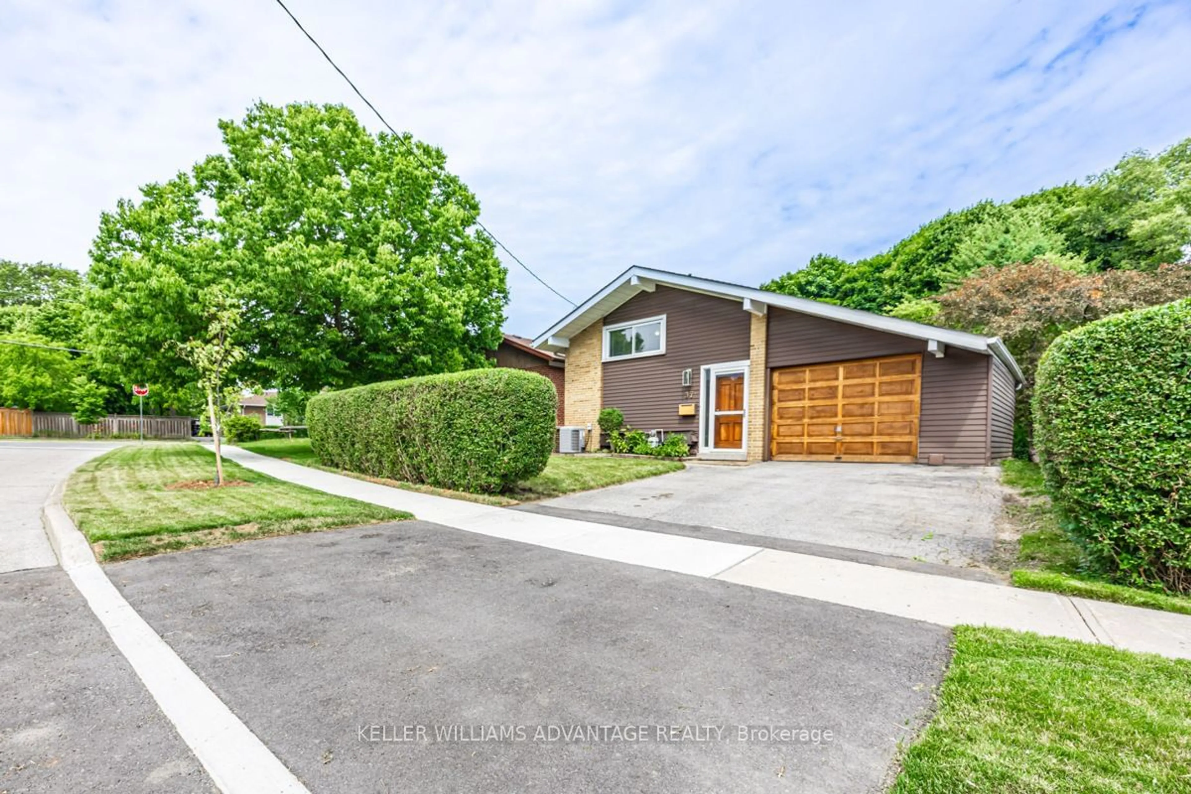 Frontside or backside of a home for 37 Firth Cres, Toronto Ontario M1G 2J4