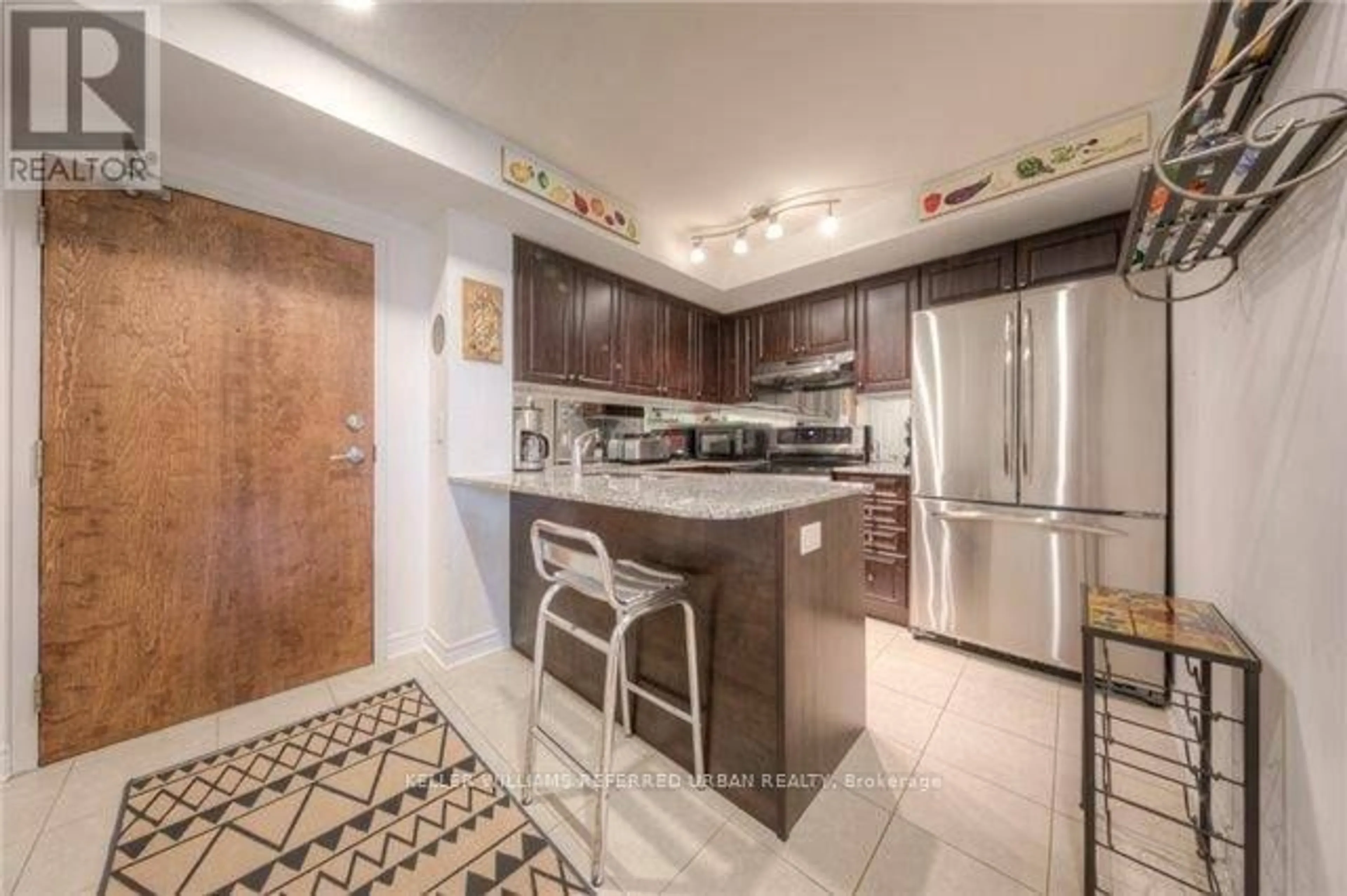 Kitchen for 60 Fairfax Cres #413, Toronto Ontario M1L 1Z8