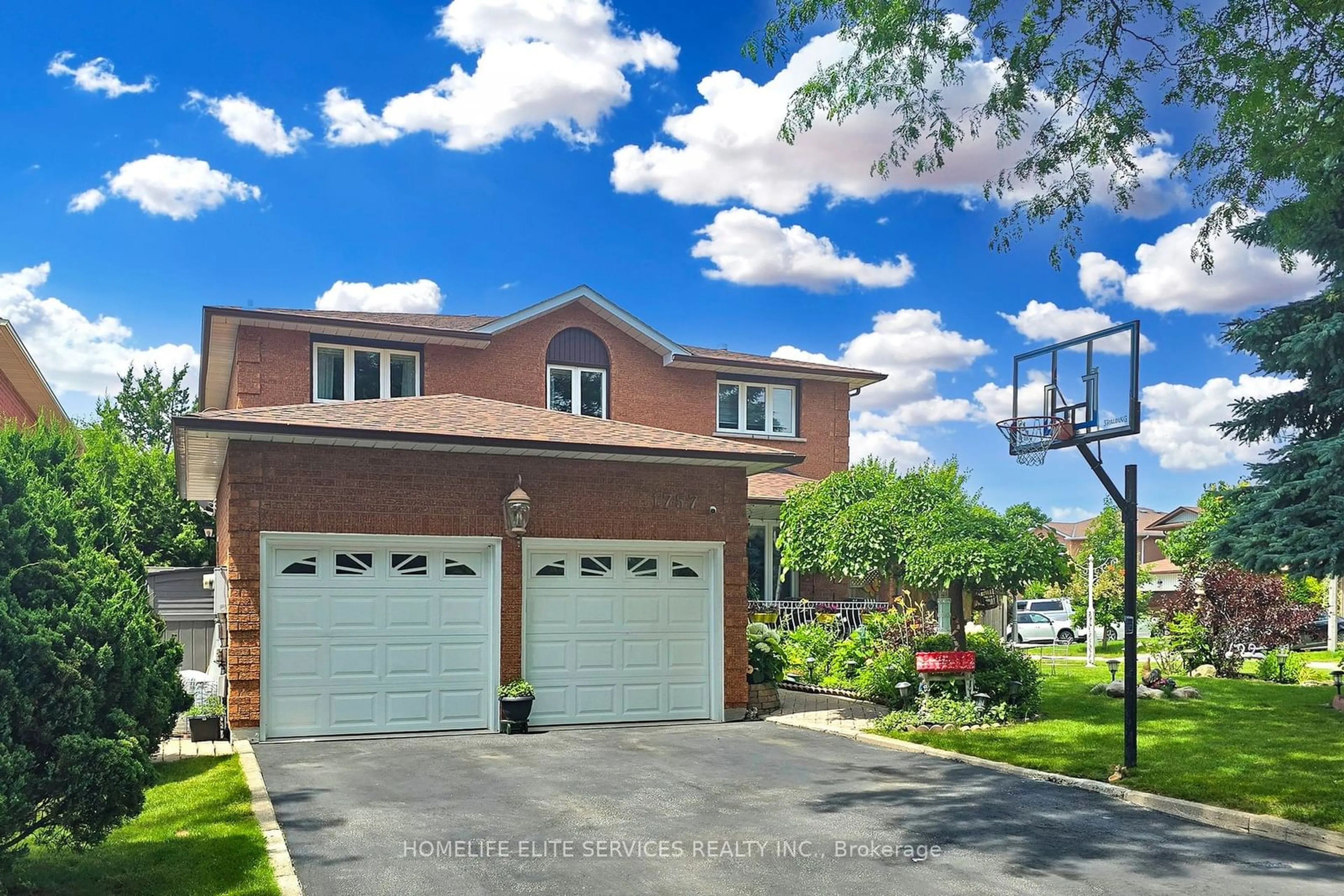 A pic from exterior of the house or condo for 1757 Greenvale Cres, Pickering Ontario L1V 4W7