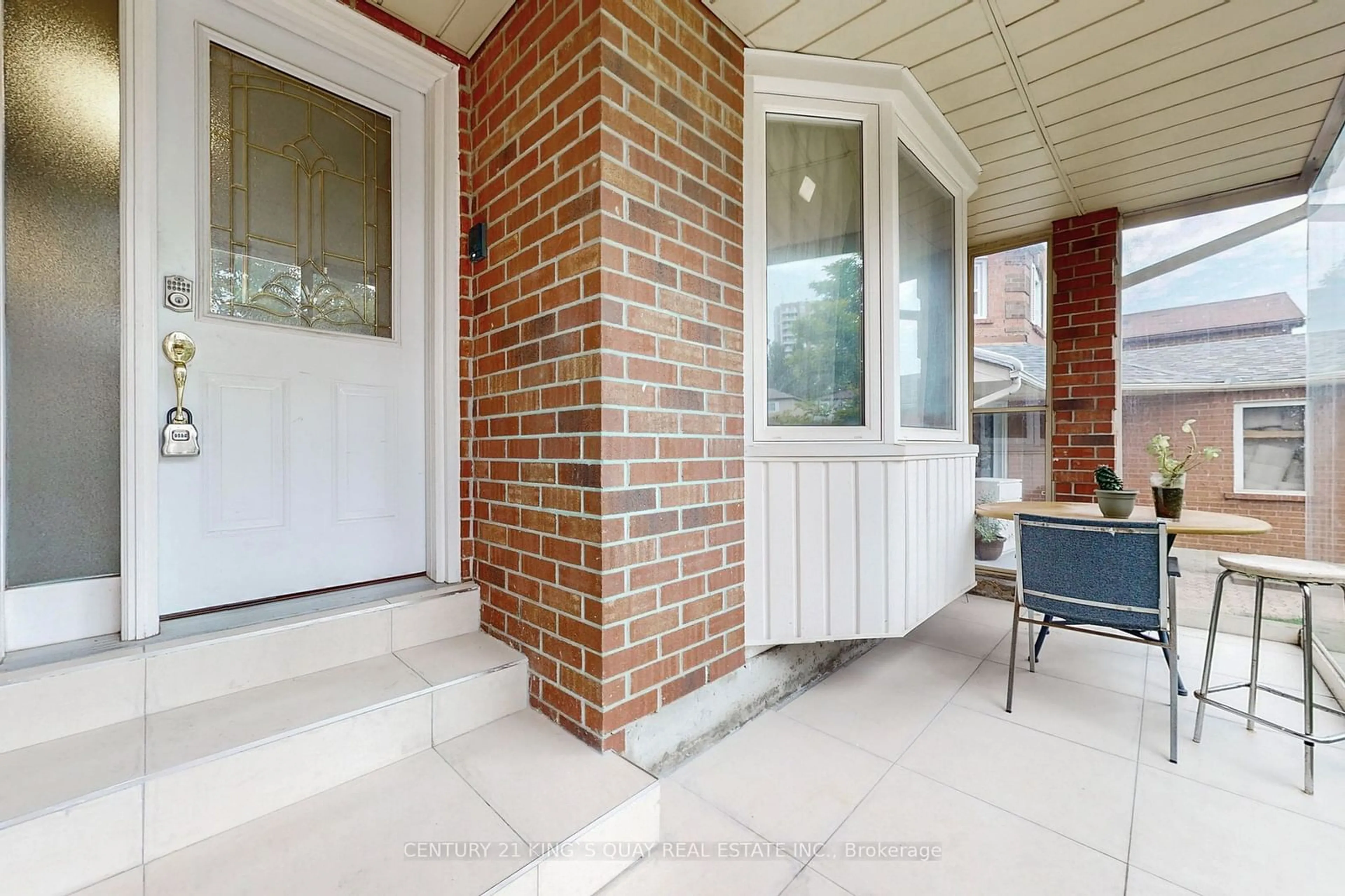 Indoor entryway for 9 Horseshoe Cres, Toronto Ontario M1B 4S6