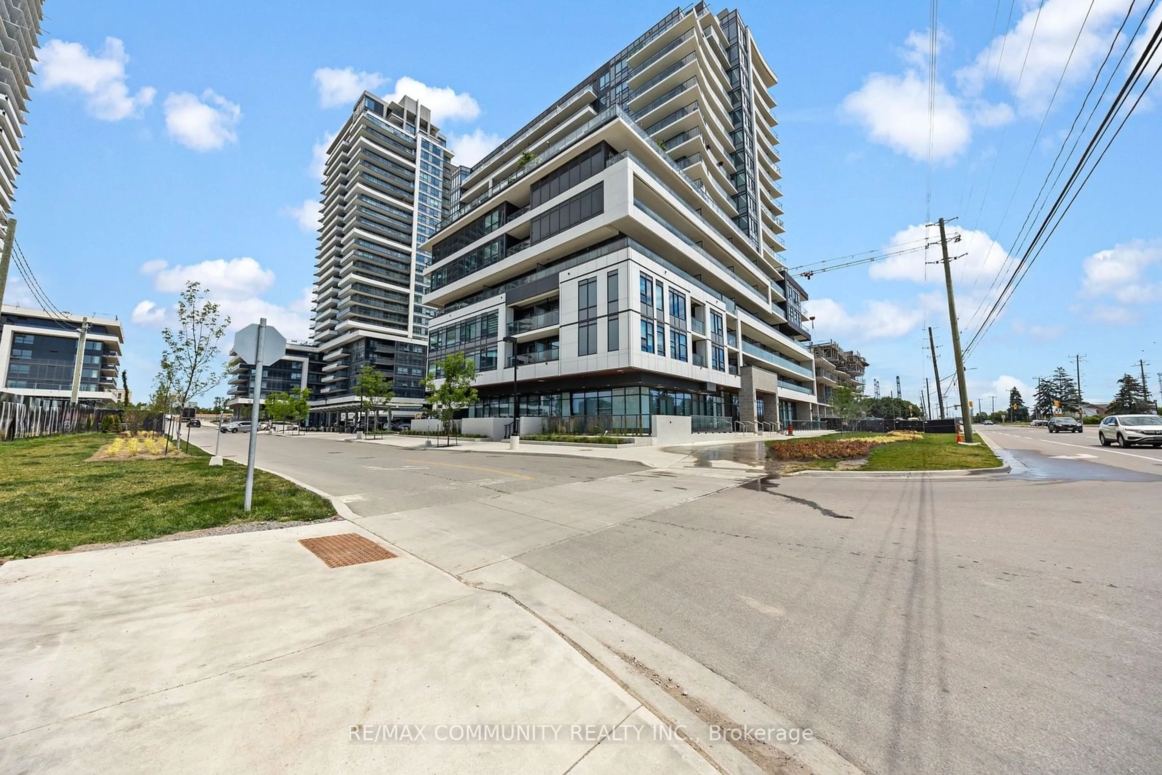 A pic from exterior of the house or condo for 1480 Bayly St #913, Pickering Ontario L1W 0C2