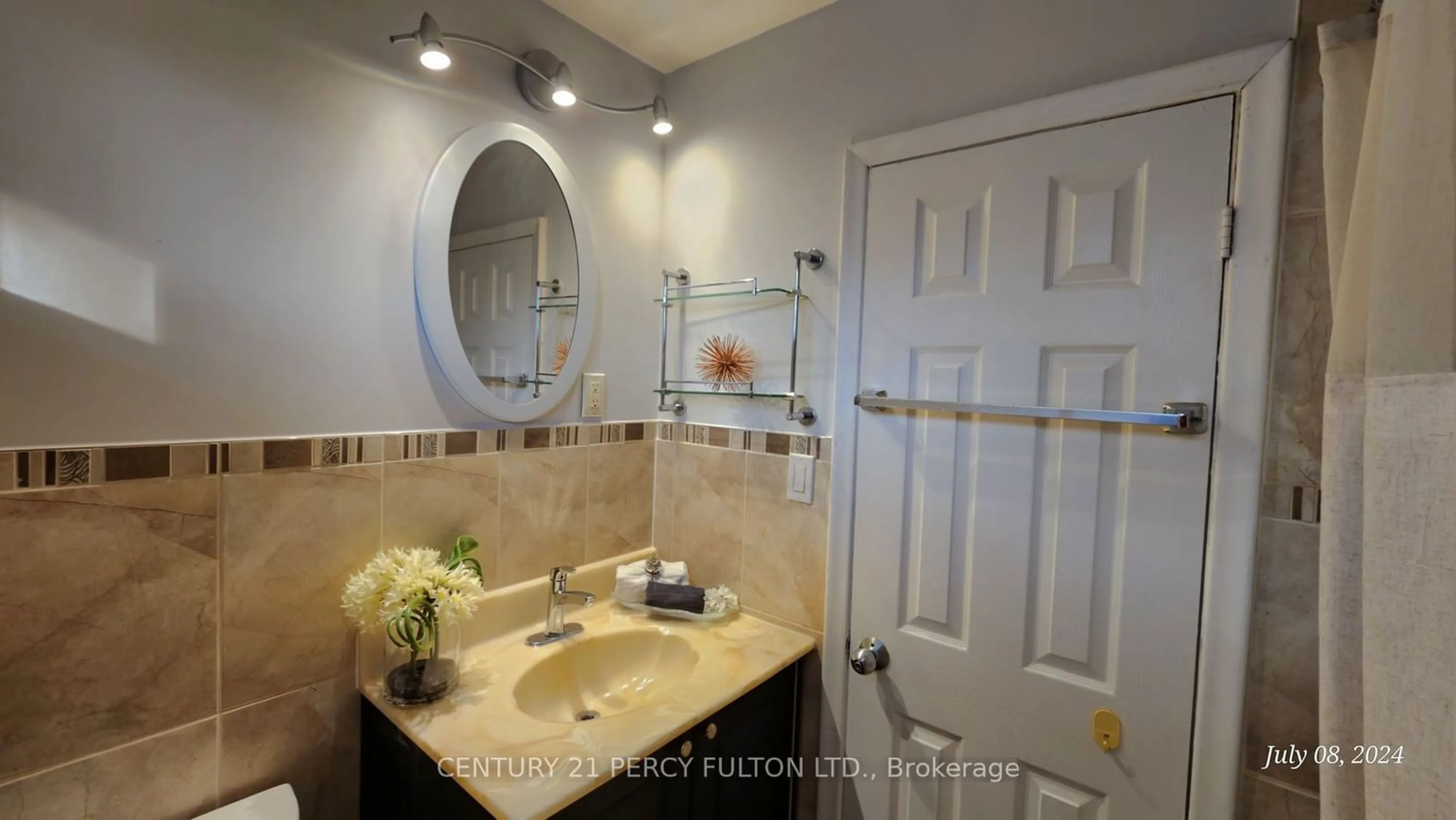 Bathroom for 869 Scarborough Golf Club Rd, Toronto Ontario M1G 1J4