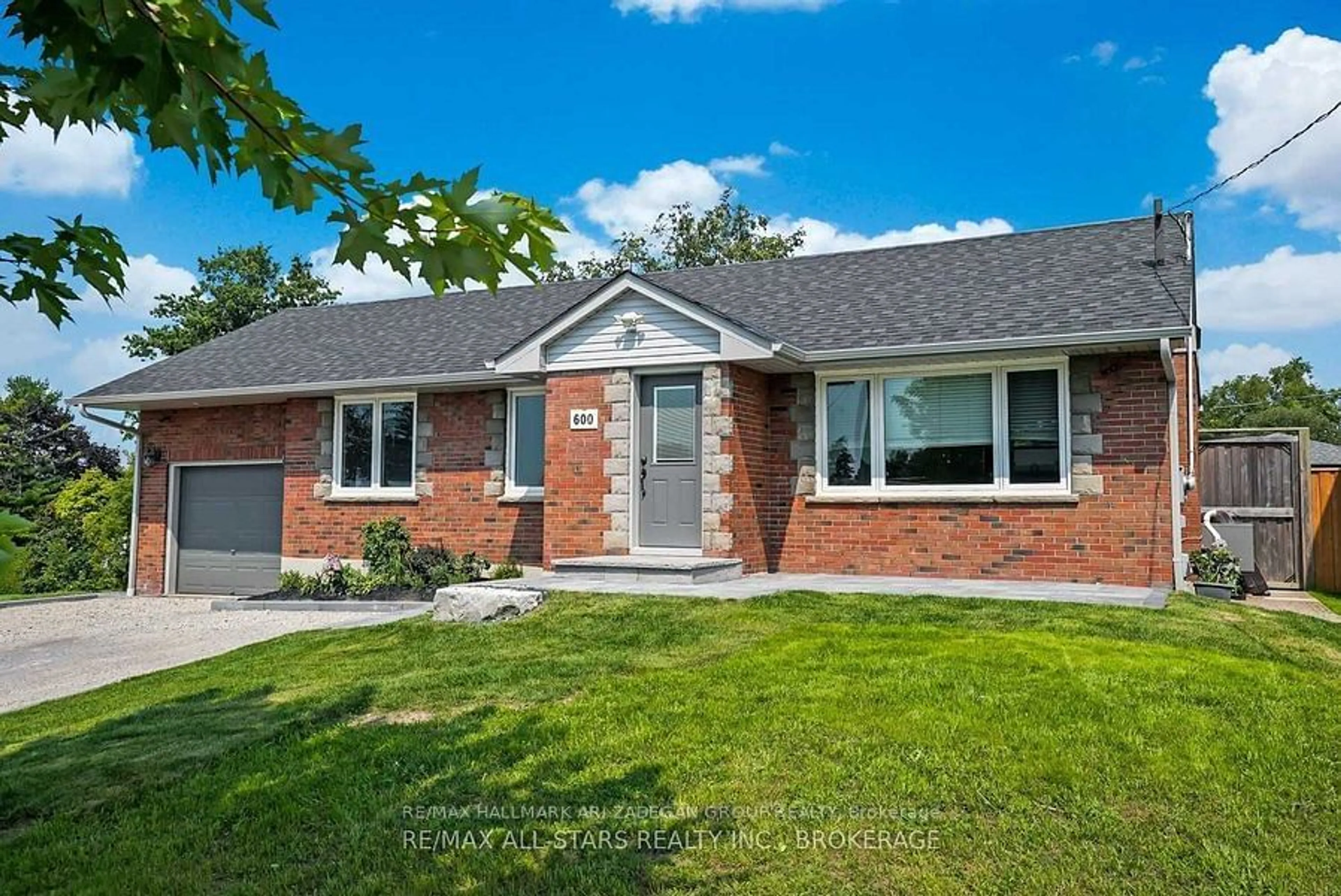 Home with brick exterior material for 600 Ridgeway Ave, Oshawa Ontario L1J 2W2