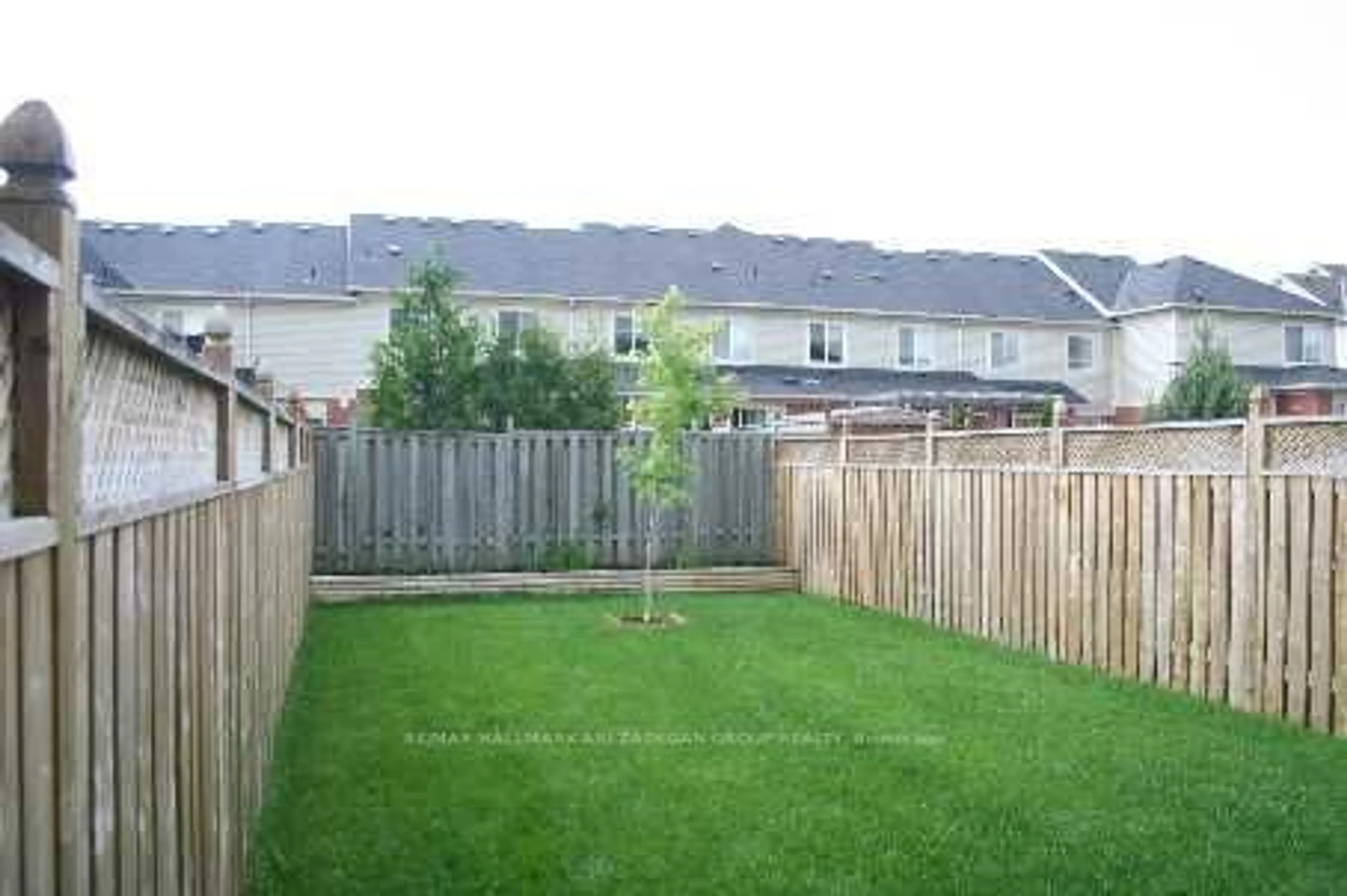 Fenced yard for 5 Decatur Pl, Whitby Ontario L1R 3R1