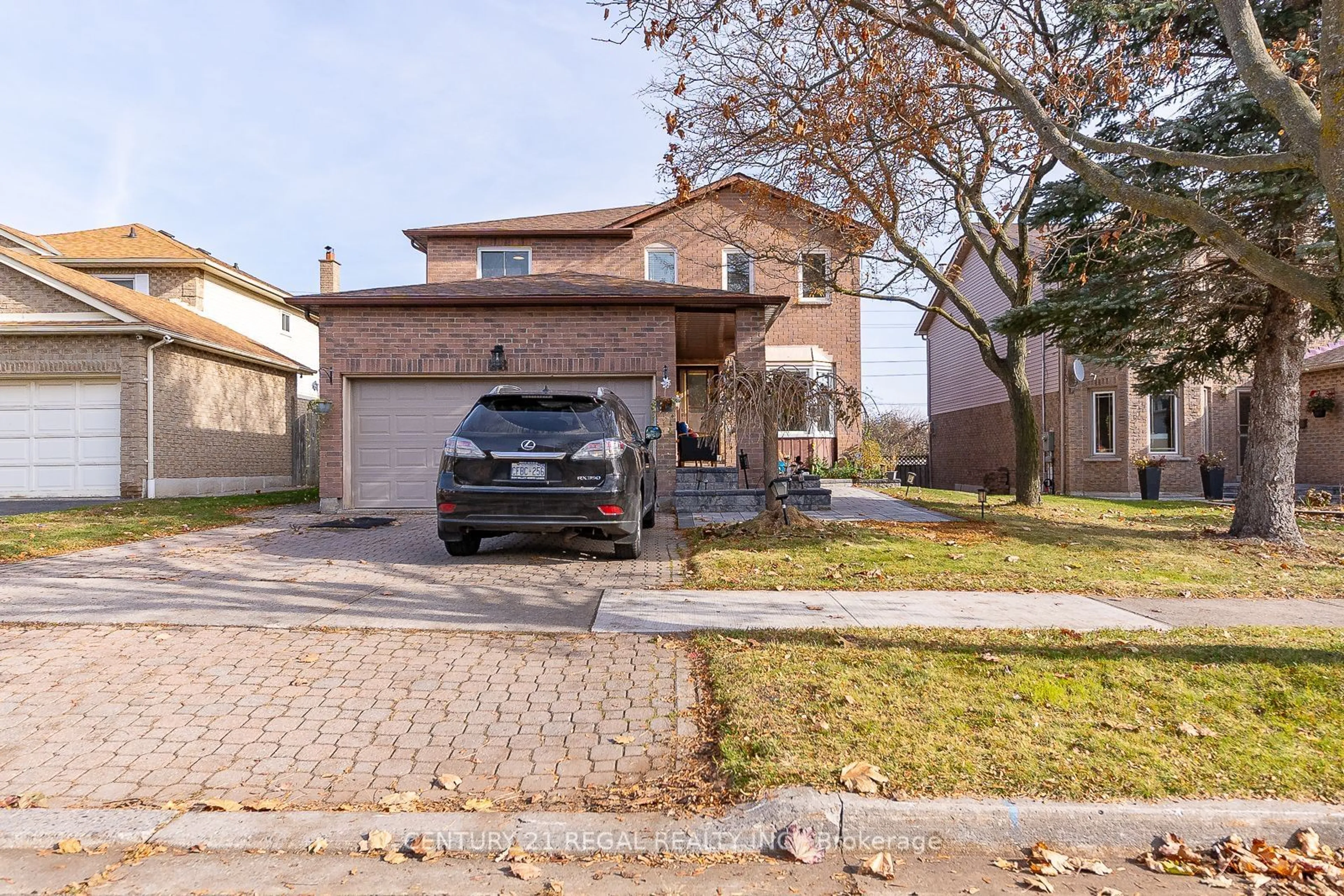 Frontside or backside of a home for 28 Upland Dr, Whitby Ontario L1N 8H8