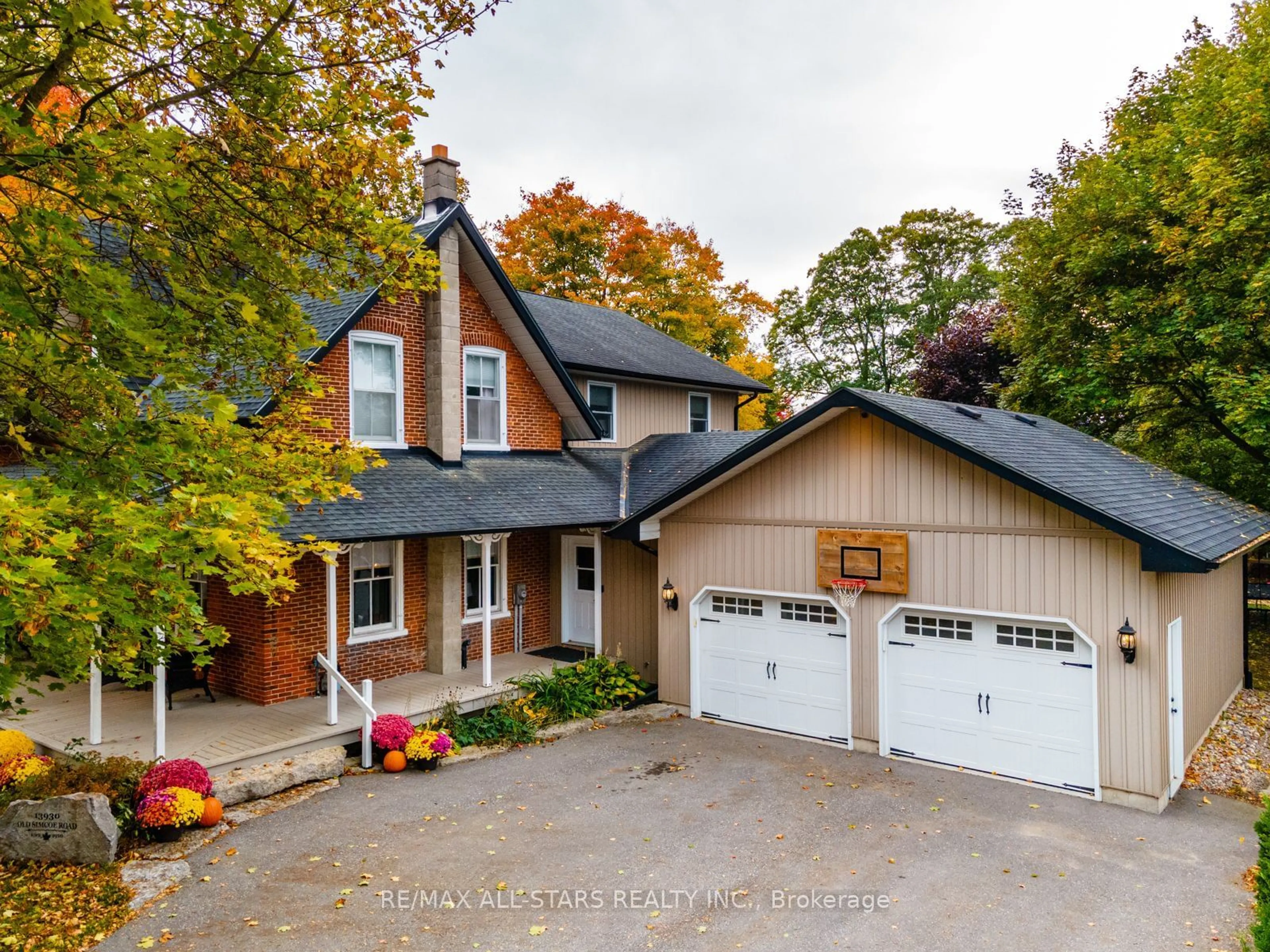 Frontside or backside of a home, cottage for 13930 Old Simcoe Rd, Scugog Ontario L9L 1V1