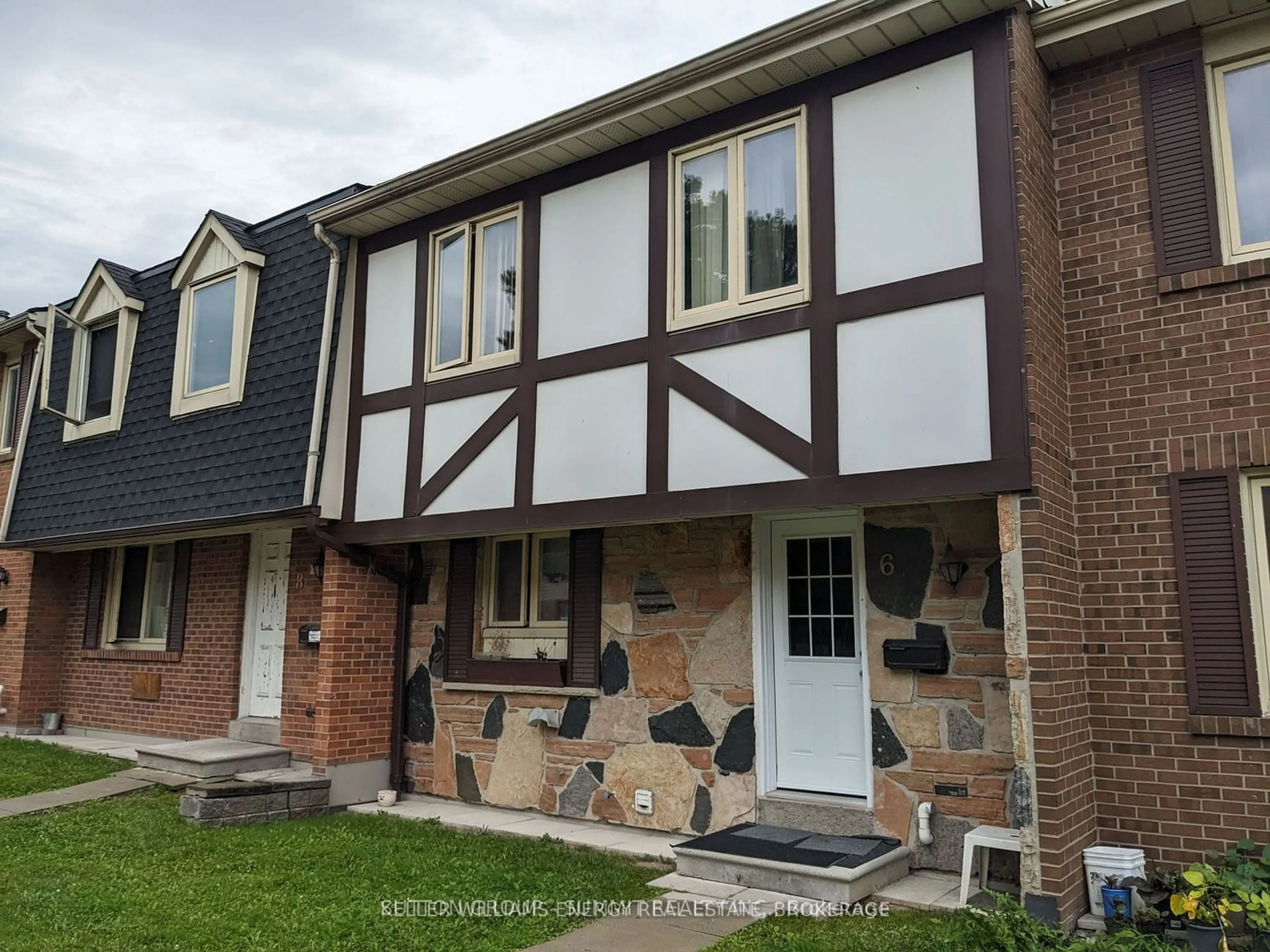 Home with brick exterior material for 270 Timberbank Blvd #6, Toronto Ontario M1W 2M1