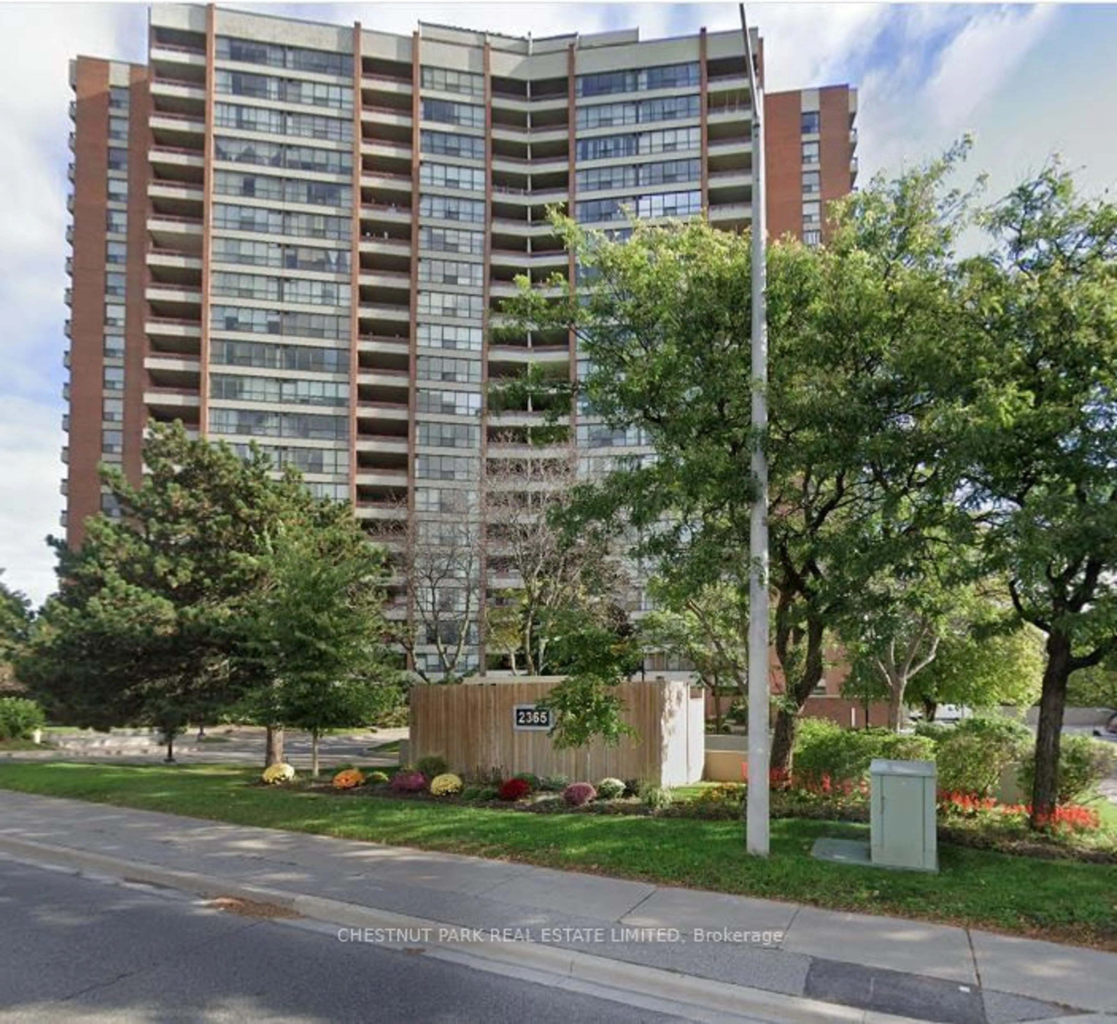 A pic from exterior of the house or condo for 2365 Kennedy Rd #1803, Toronto Ontario M1T 3S6