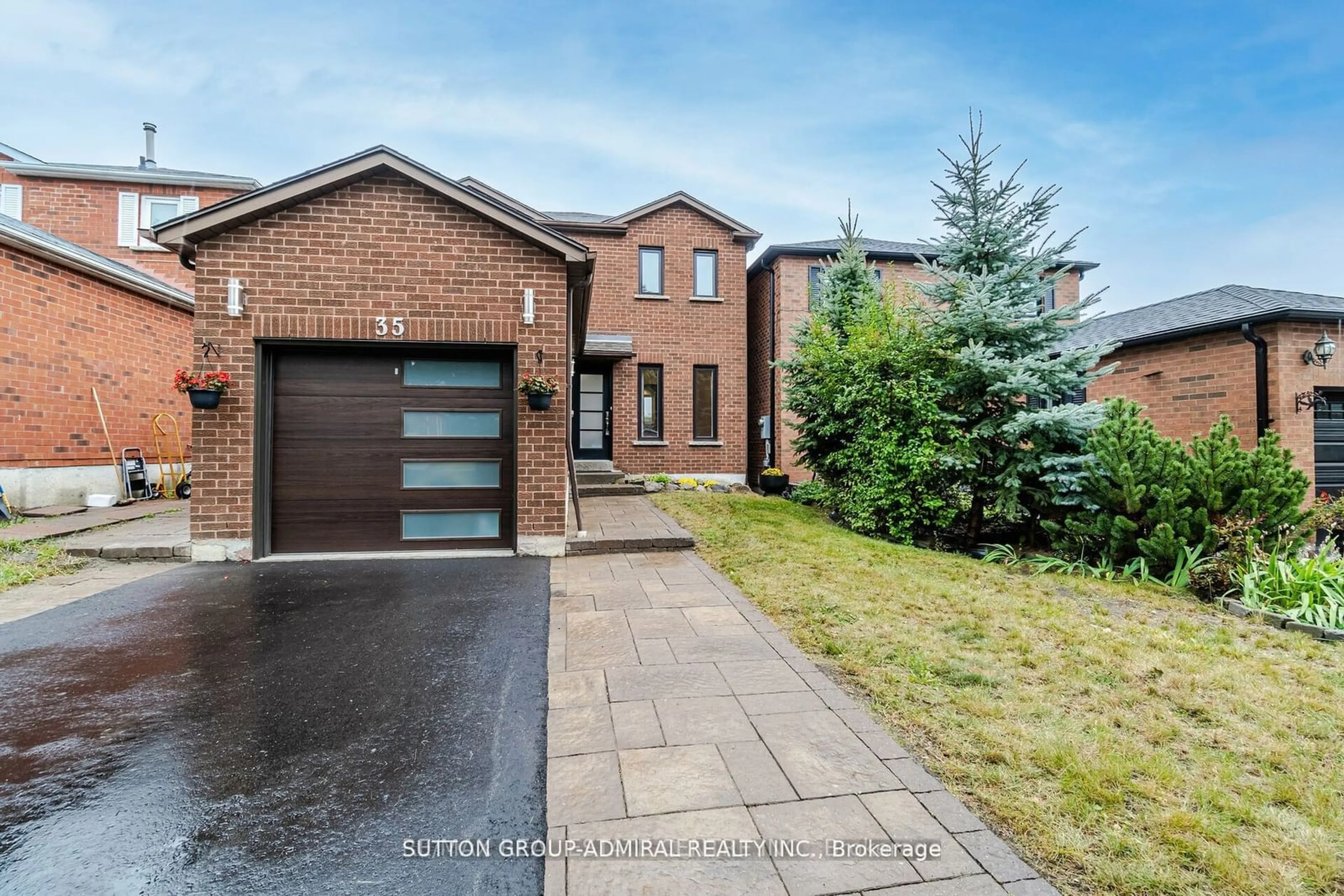 Home with brick exterior material for 35 Fernbank Pl, Whitby Ontario L1R 1T1