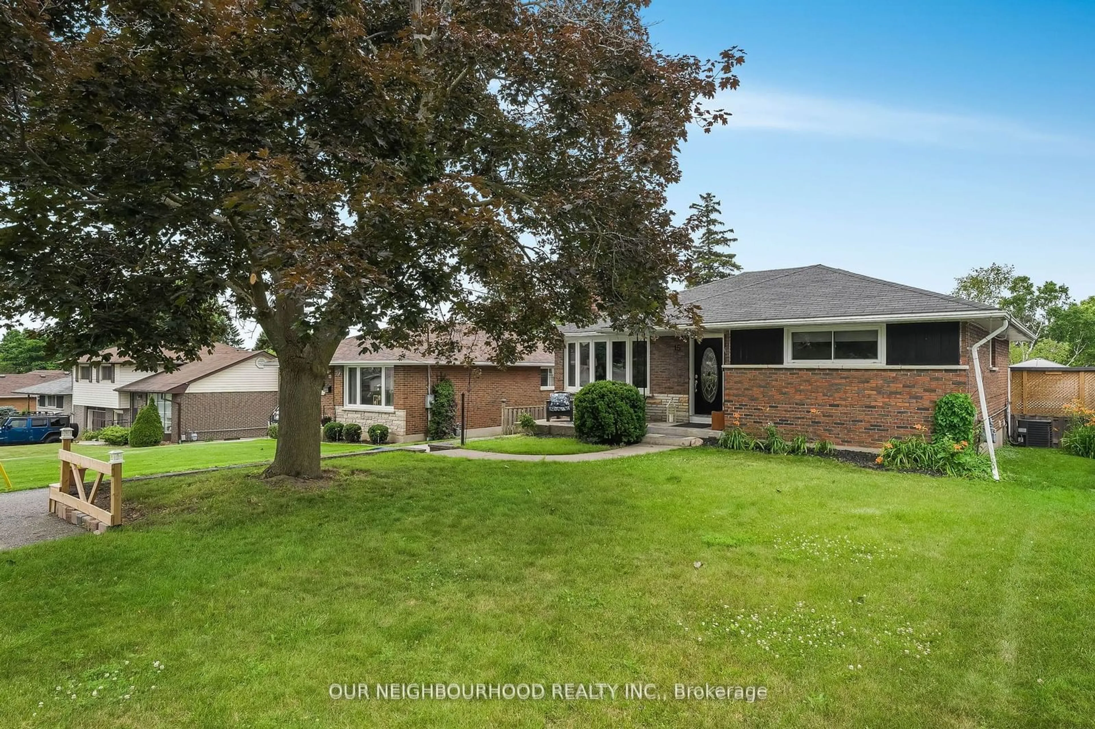 Frontside or backside of a home for 15 Sunicrest Blvd, Clarington Ontario L1C 2G6