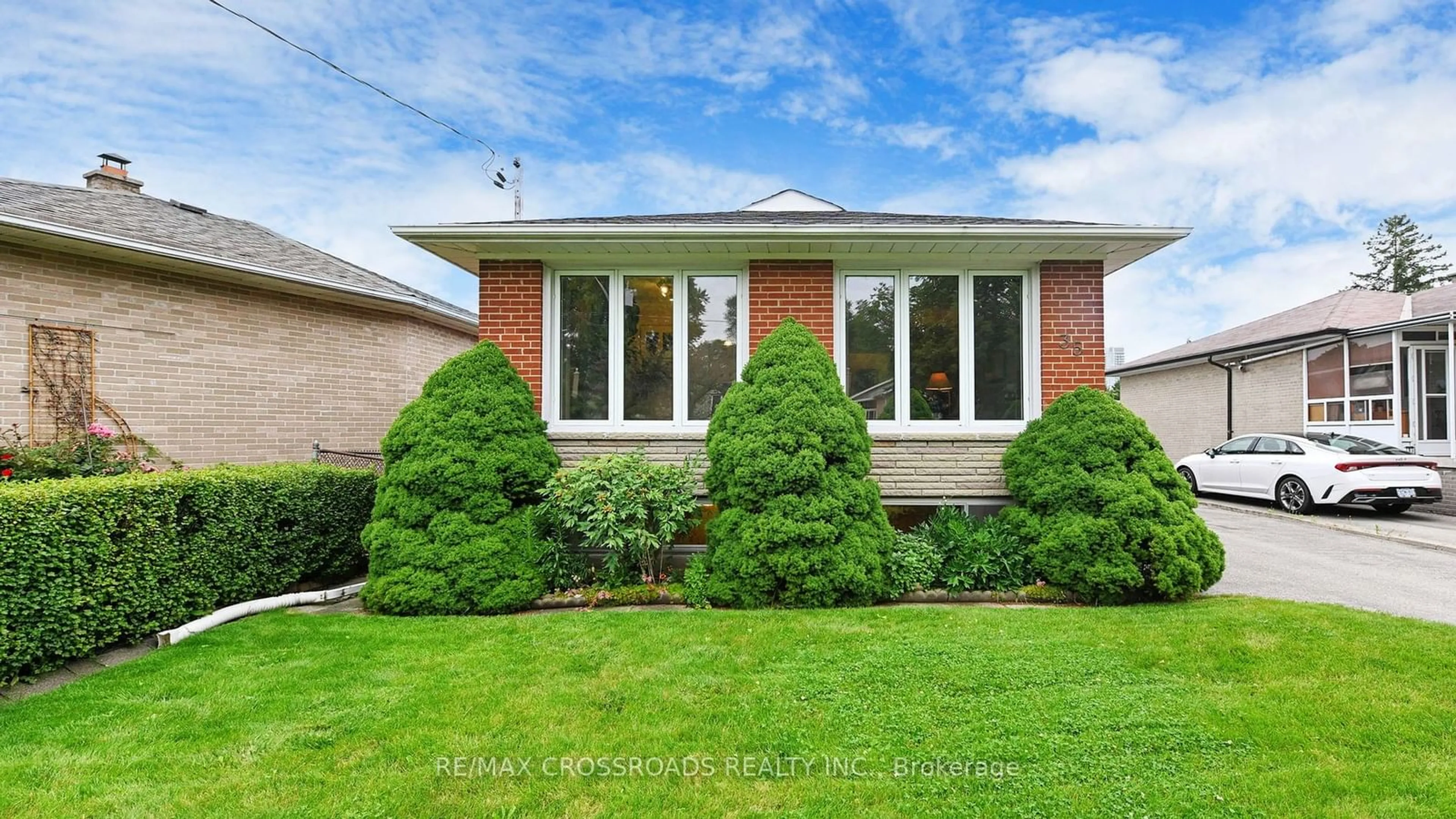 Frontside or backside of a home for 35 Murmouth Rd, Toronto Ontario M1T 2P9