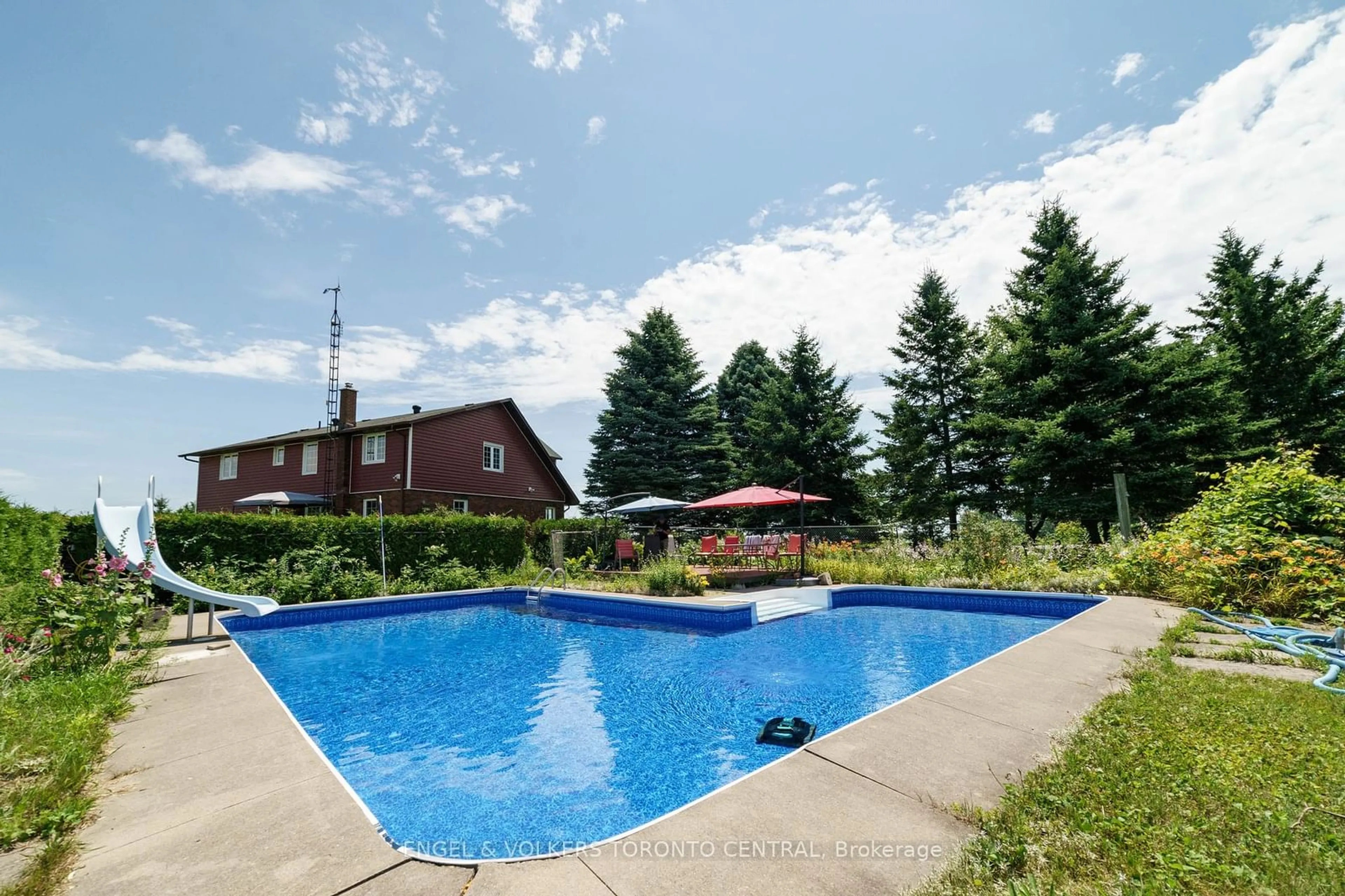 Indoor or outdoor pool for 4220 Lakeshore Rd, Clarington Ontario L1B 0H1