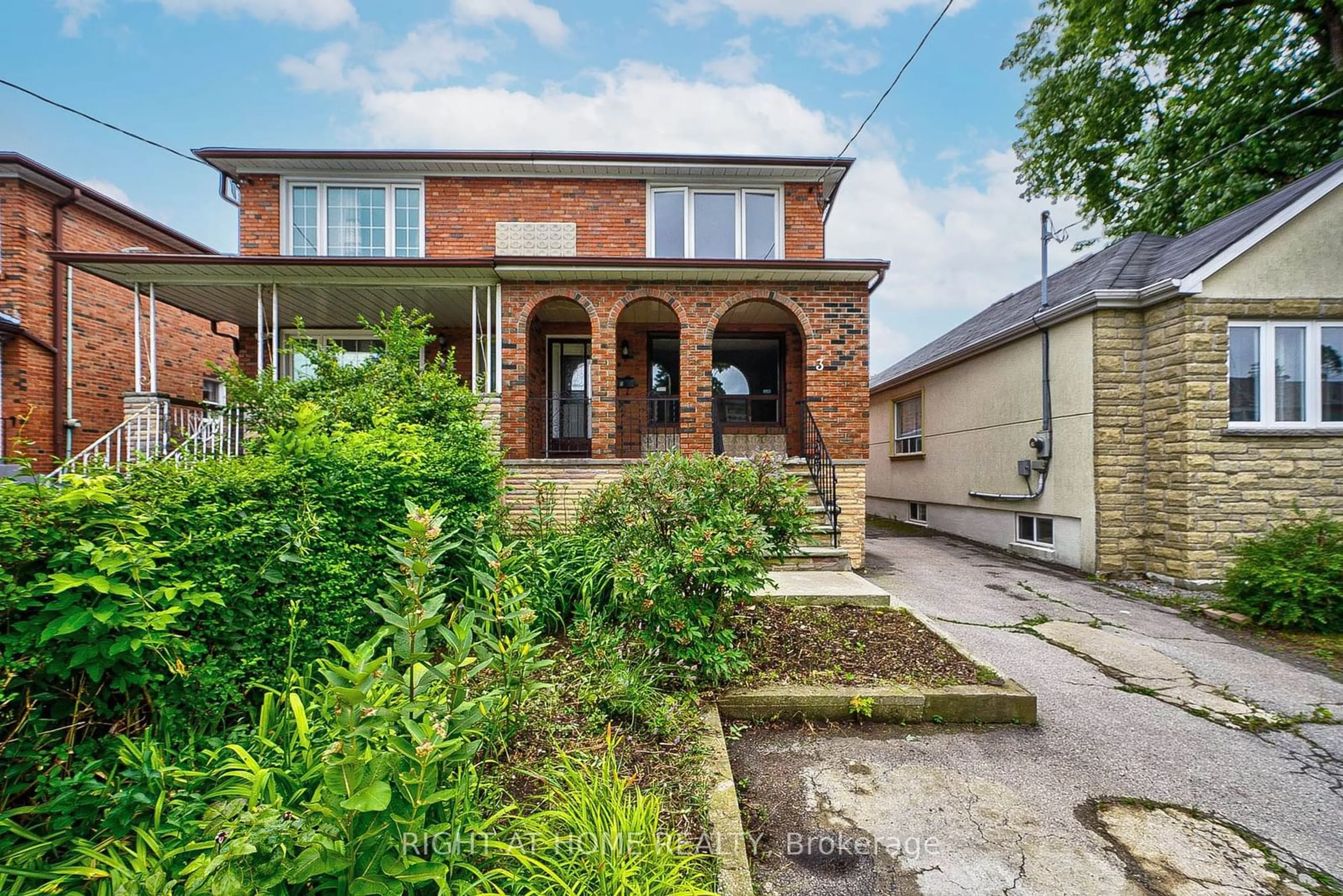Frontside or backside of a home for 3 Moira Ave, Toronto Ontario M1K 1B5