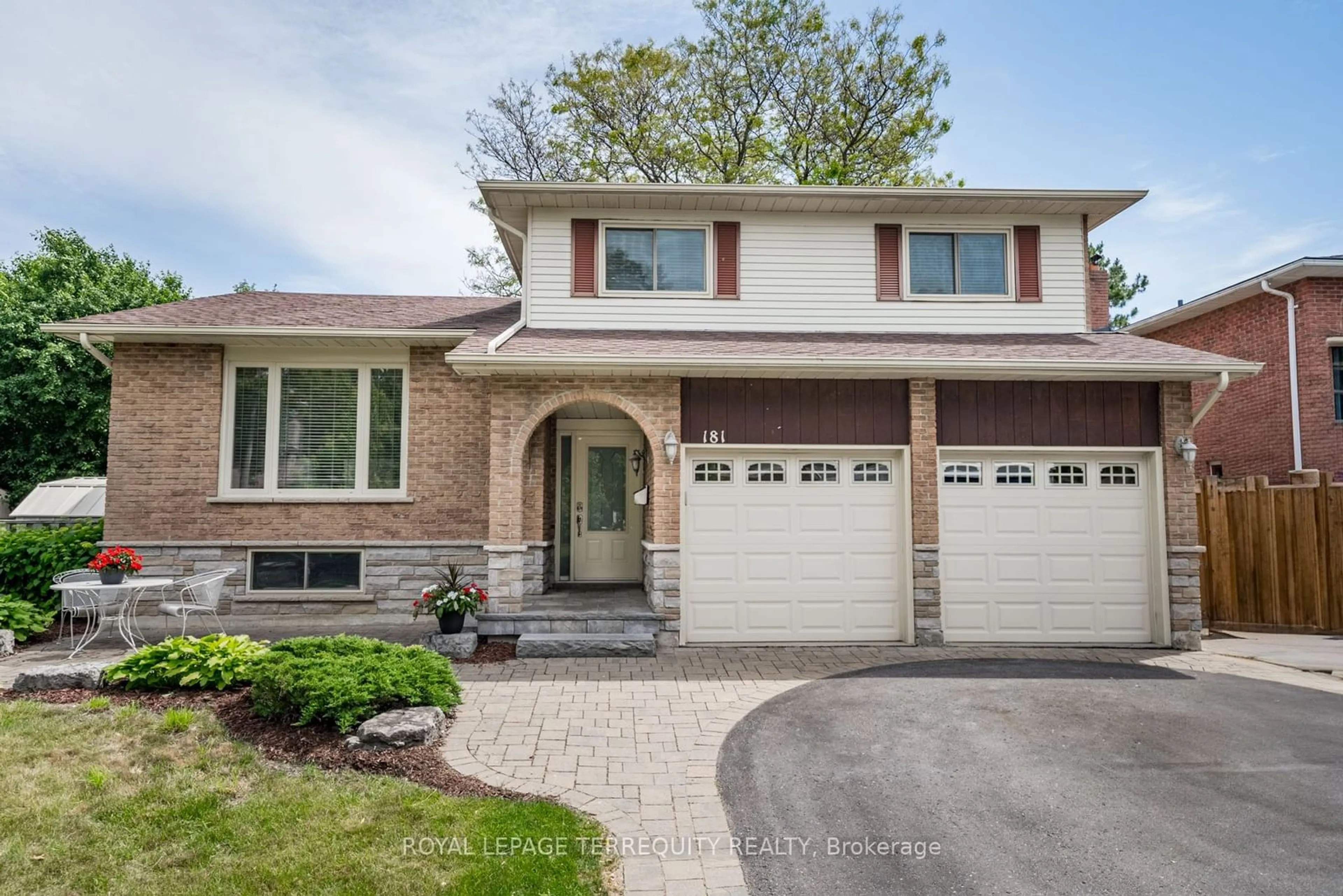 Home with brick exterior material for 181 Hazelwood Dr, Whitby Ontario L1N 3L9