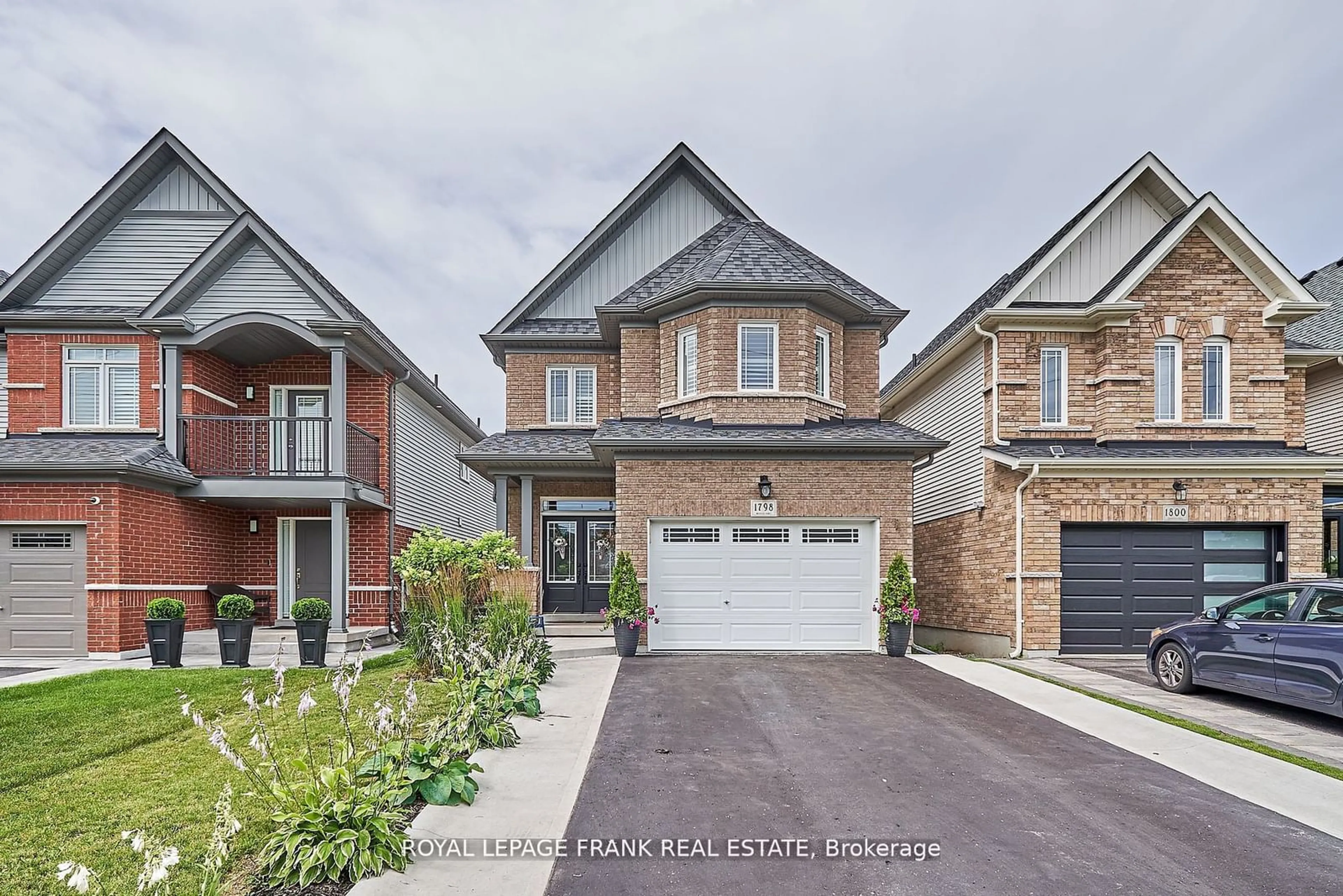 Frontside or backside of a home for 1798 Silverstone Cres, Oshawa Ontario L1K 0V6