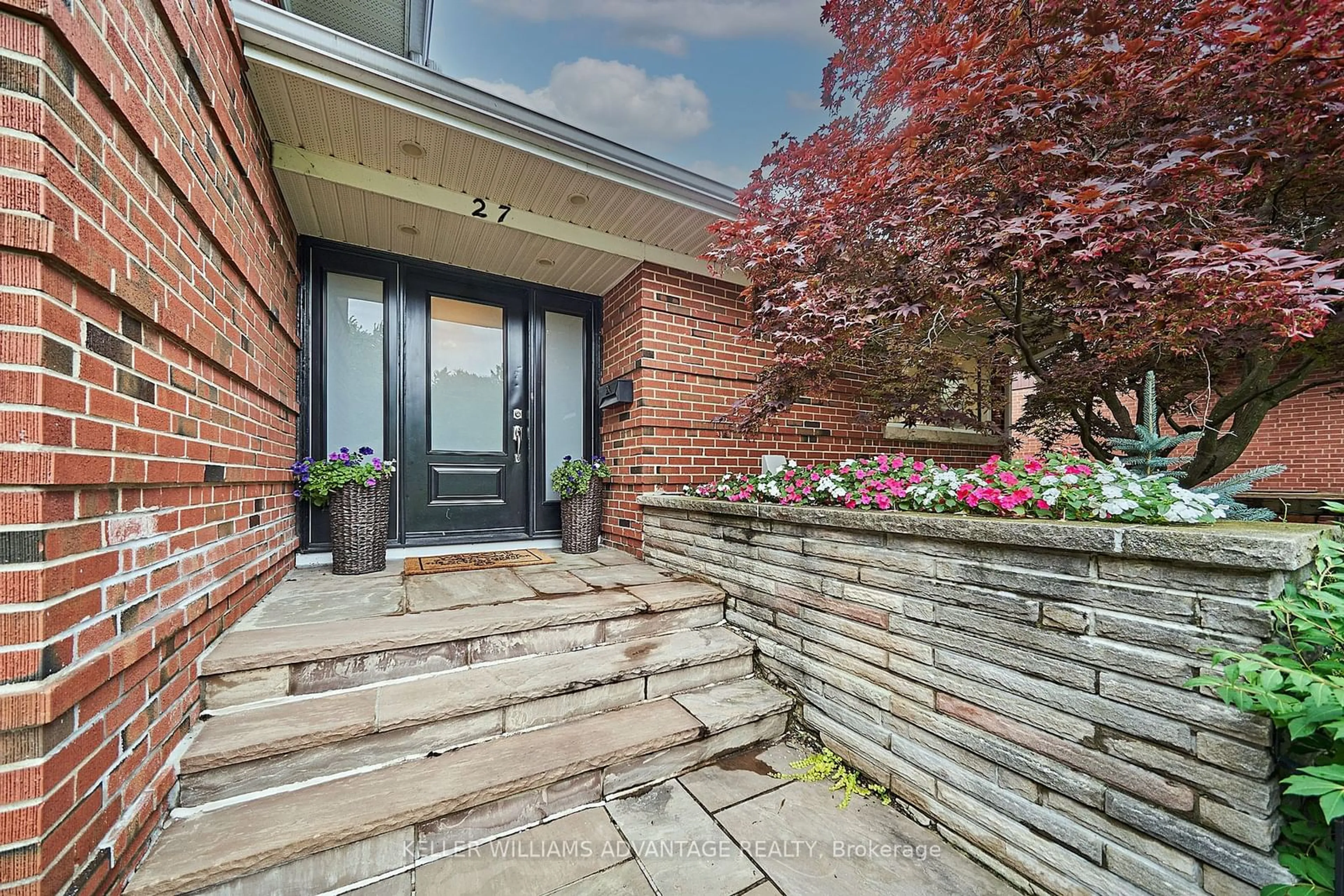 Home with brick exterior material for 27 Mcnab Blvd, Toronto Ontario M1M 2W4