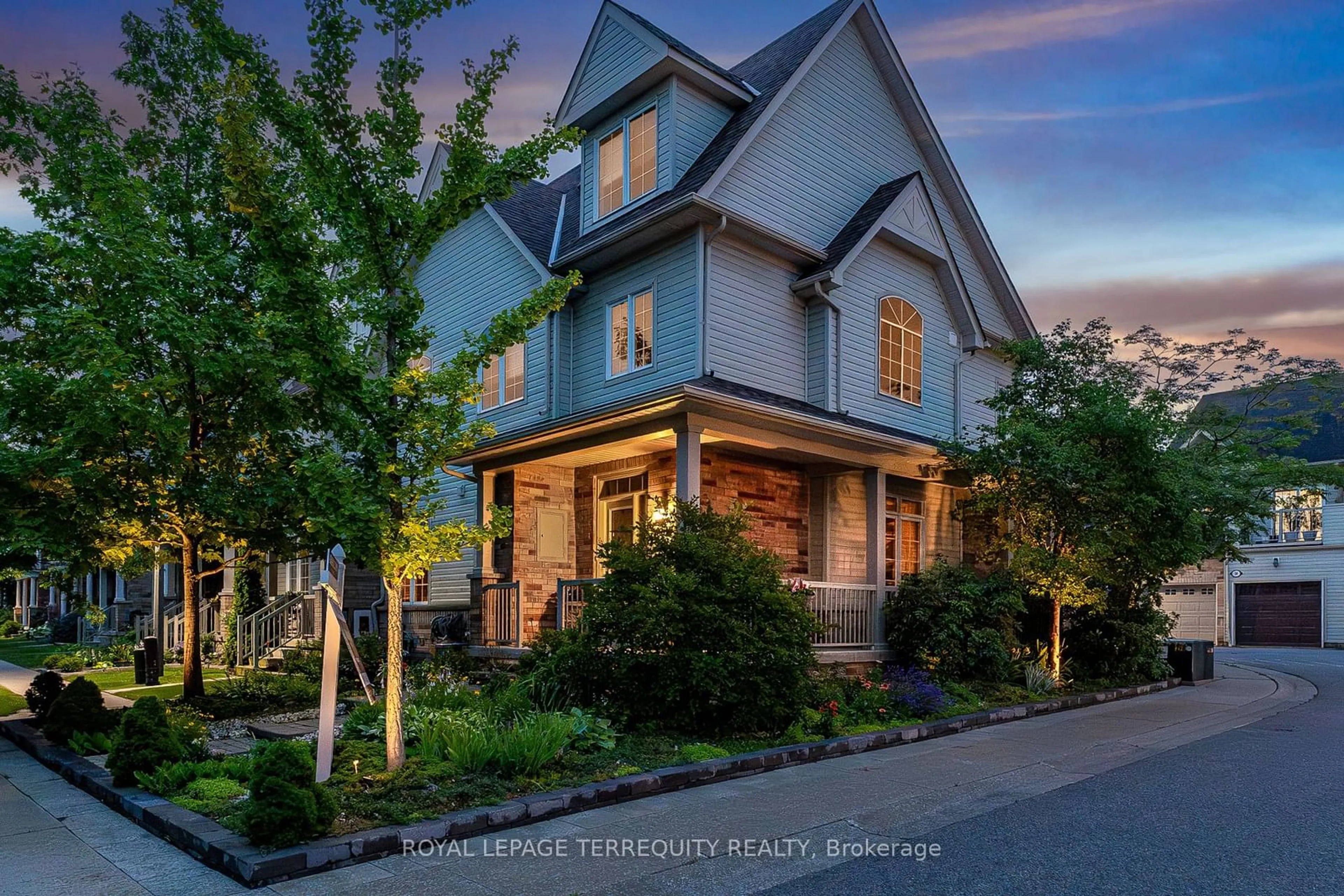 Frontside or backside of a home for 65 Wicker Park Way, Whitby Ontario L1R 0C7