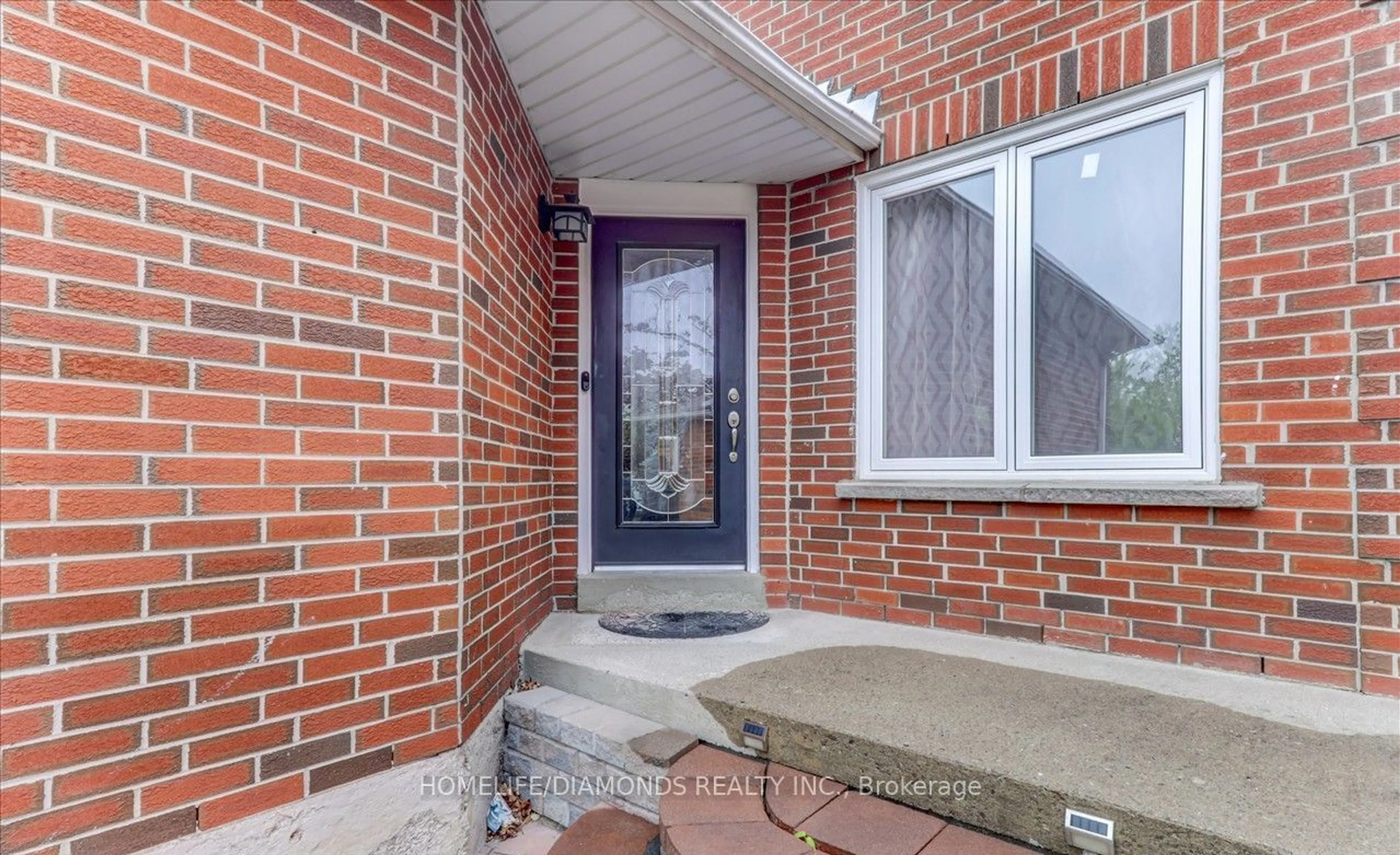 Home with brick exterior material for 8 REED Dr, Ajax Ontario L1S 5S3