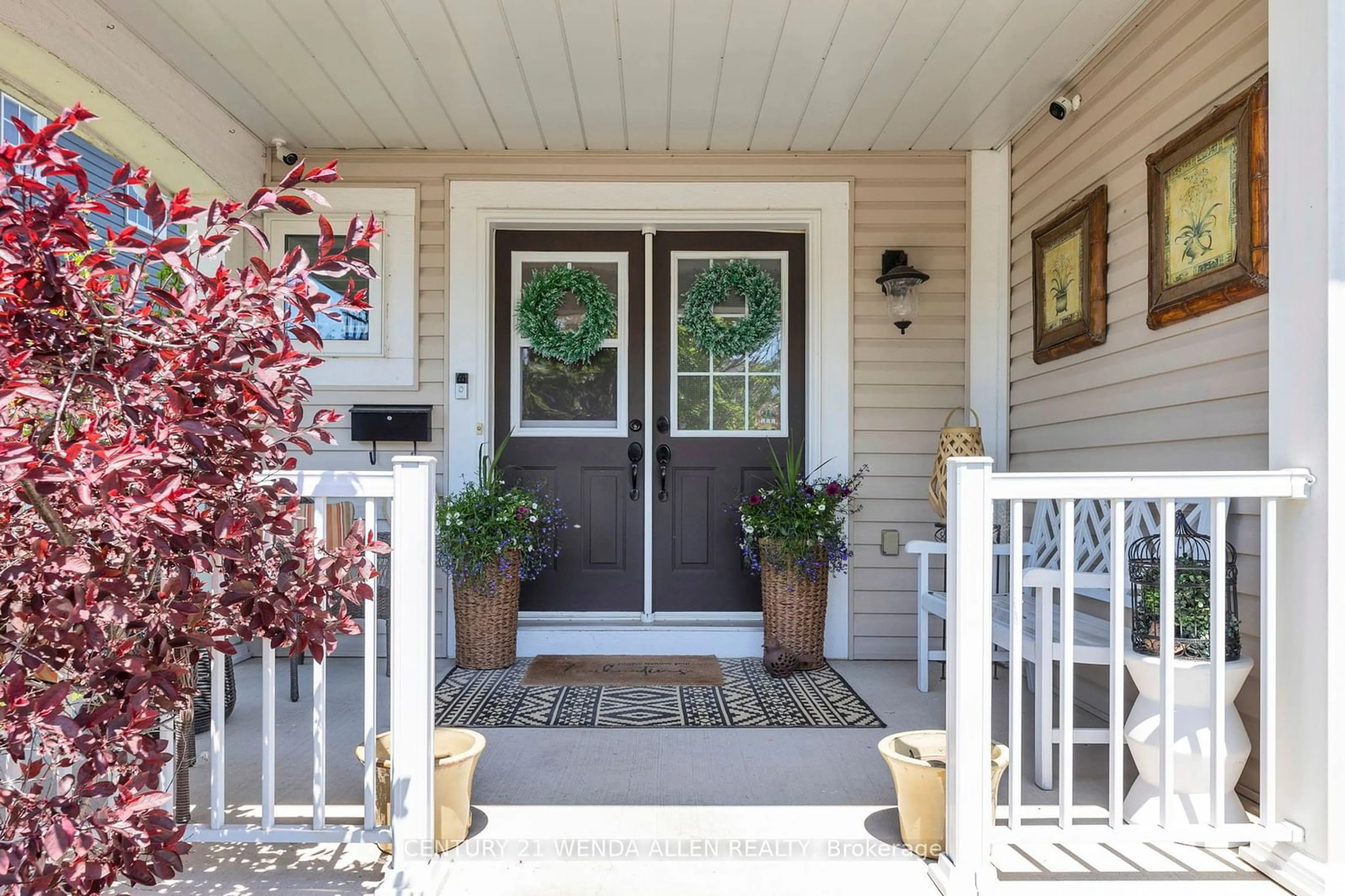 Indoor entryway for 6 Bluenose Lane, Clarington Ontario L1B 1P5