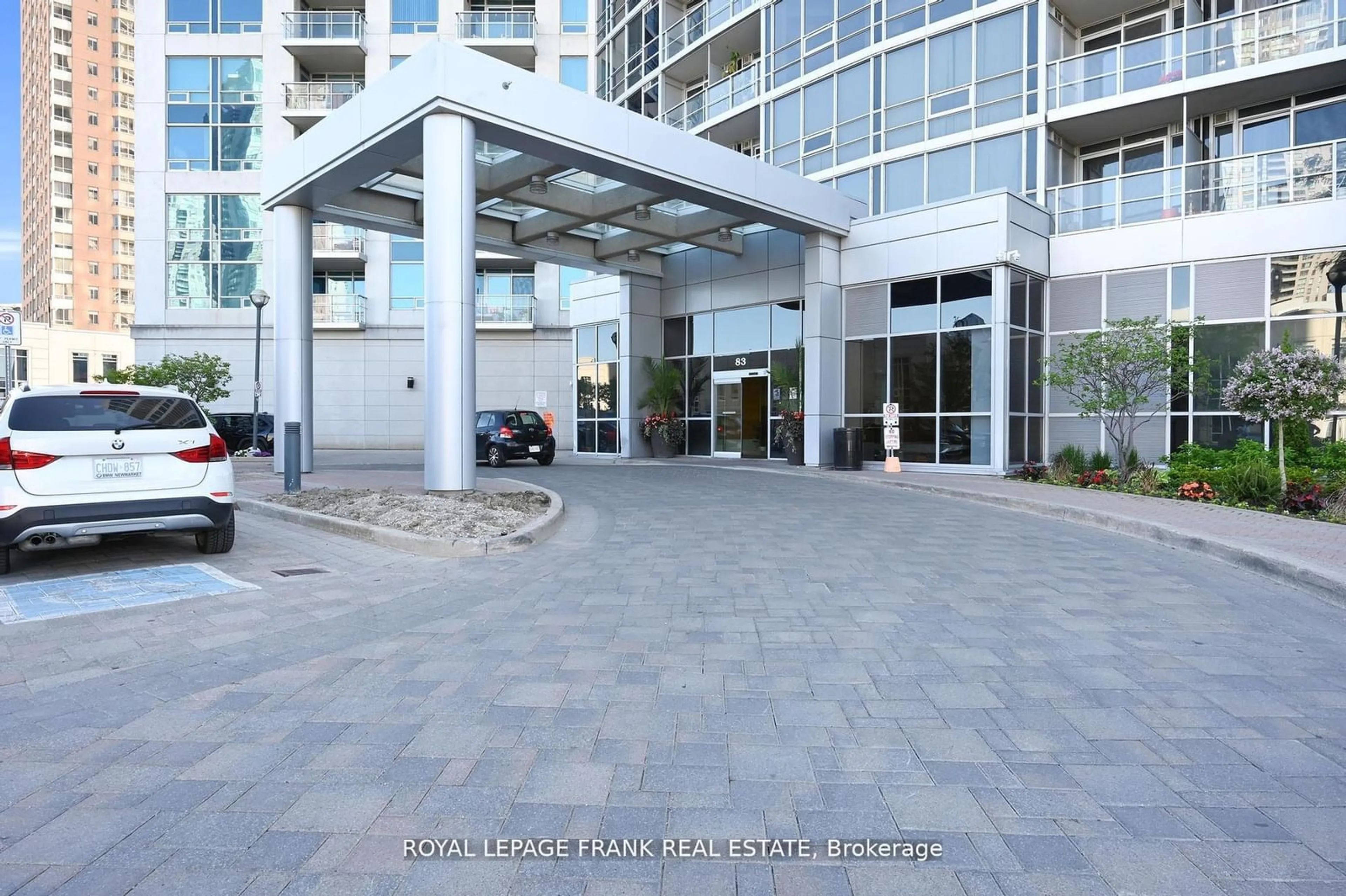 Indoor foyer for 83 Borough Dr #2414, Toronto Ontario M1P 5E4