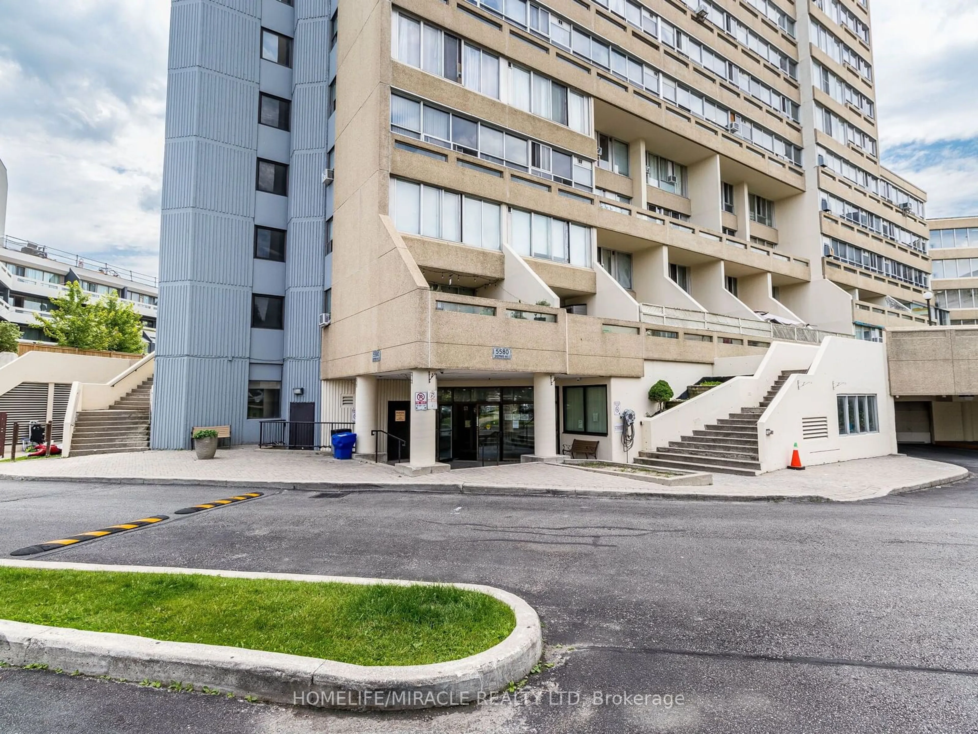 A pic from exterior of the house or condo for 5580 Sheppard Ave #507, Toronto Ontario M1B 2L3