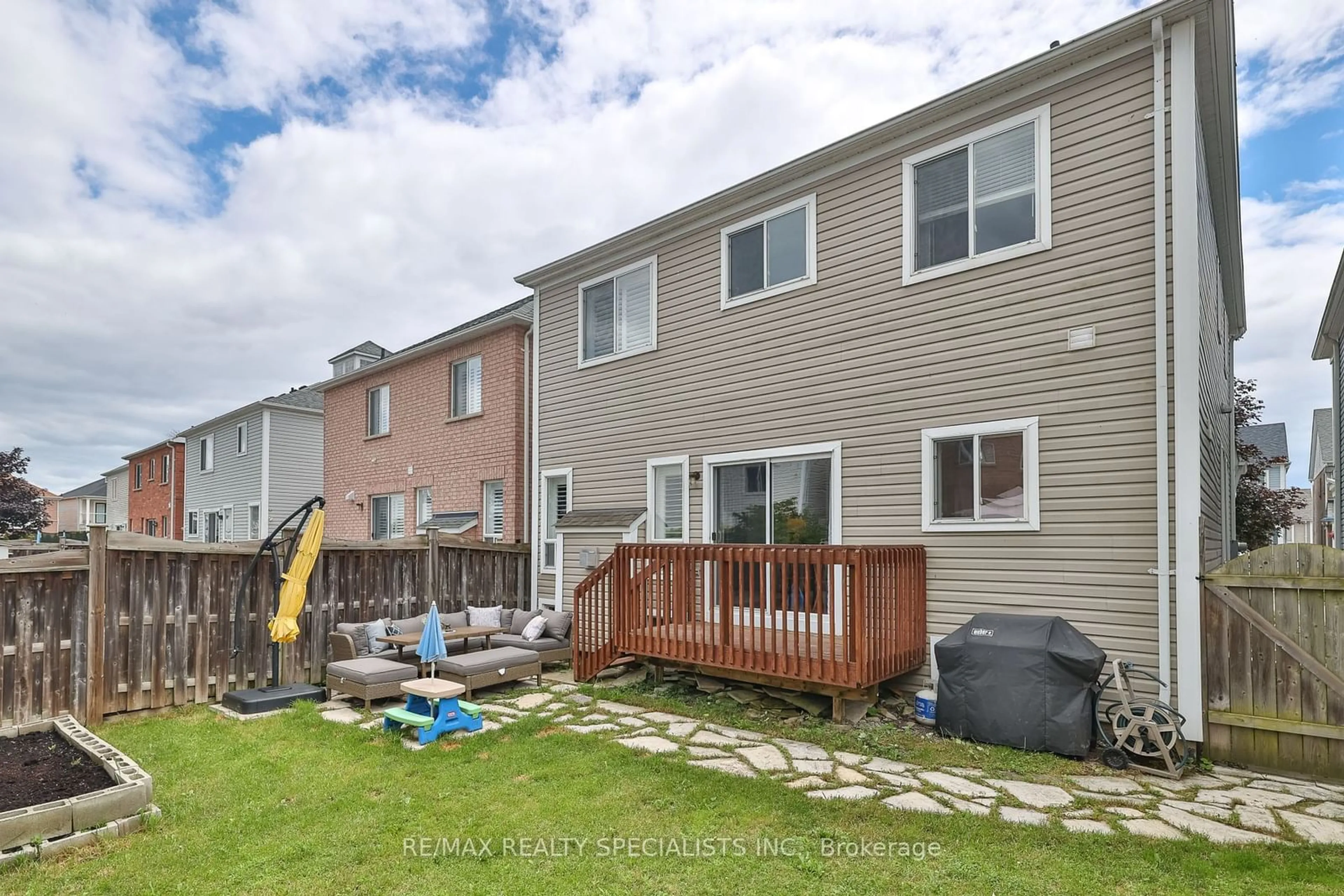 Fenced yard for 55 Moynahan Cres, Ajax Ontario L1Z 1P1