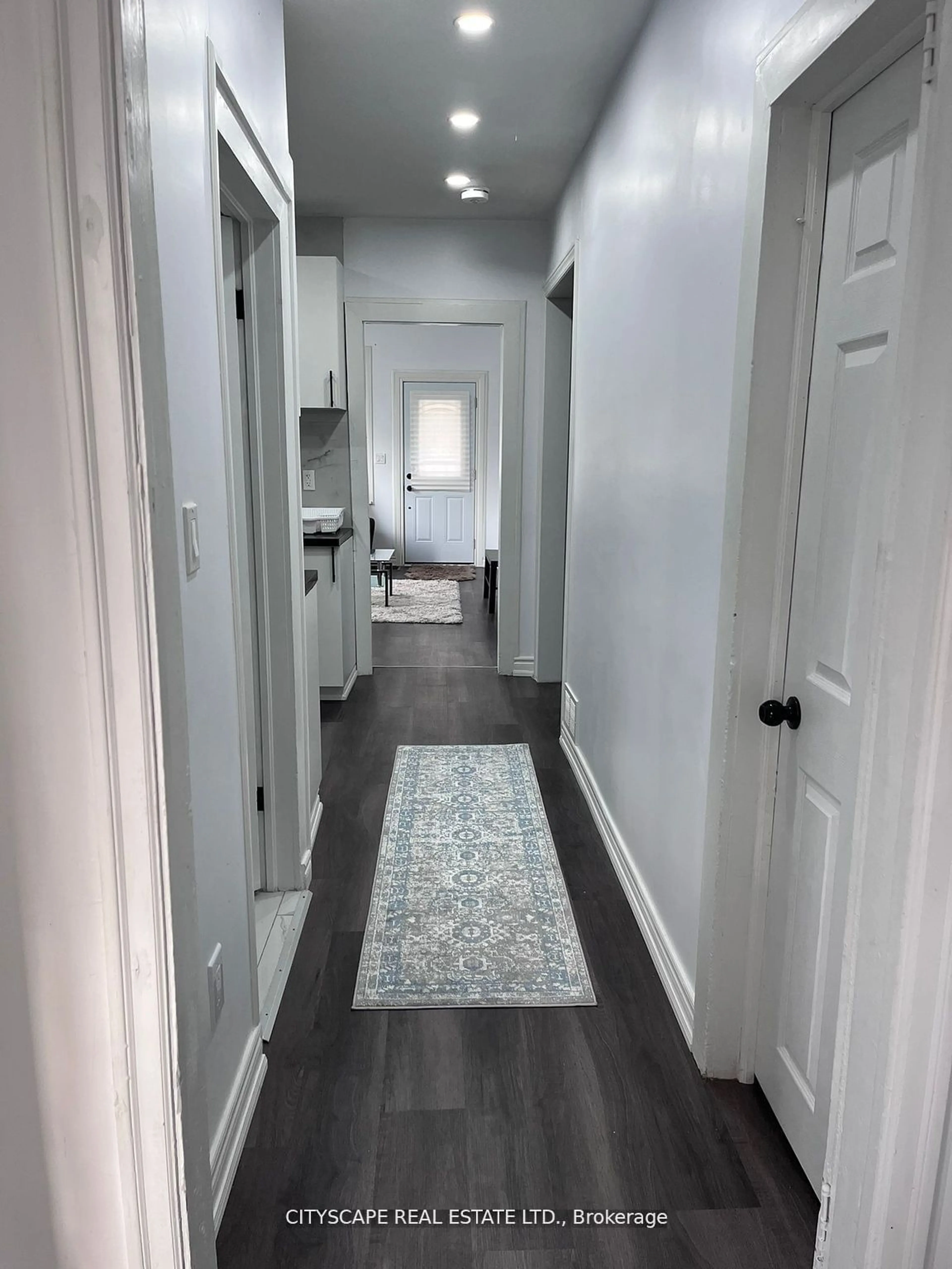 Indoor entryway for 223 Bloor St, Oshawa Ontario L1H 3M3