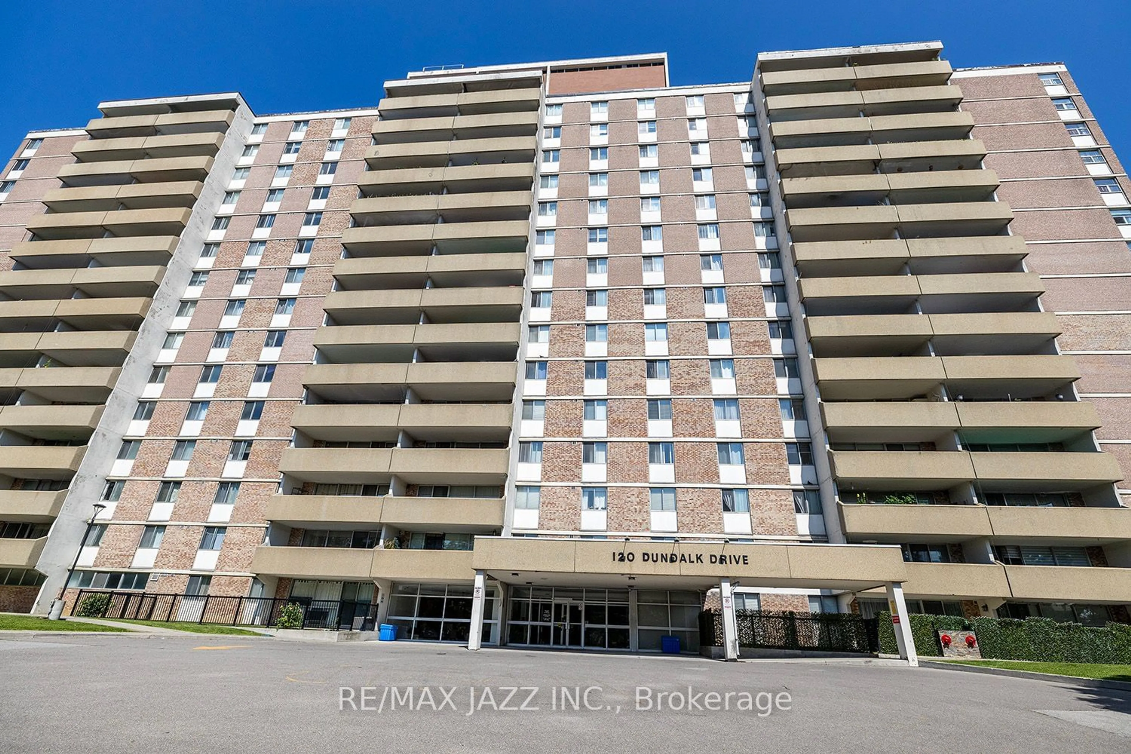 A pic from exterior of the house or condo for 120 Dundalk Dr #301, Toronto Ontario M1P 4V9