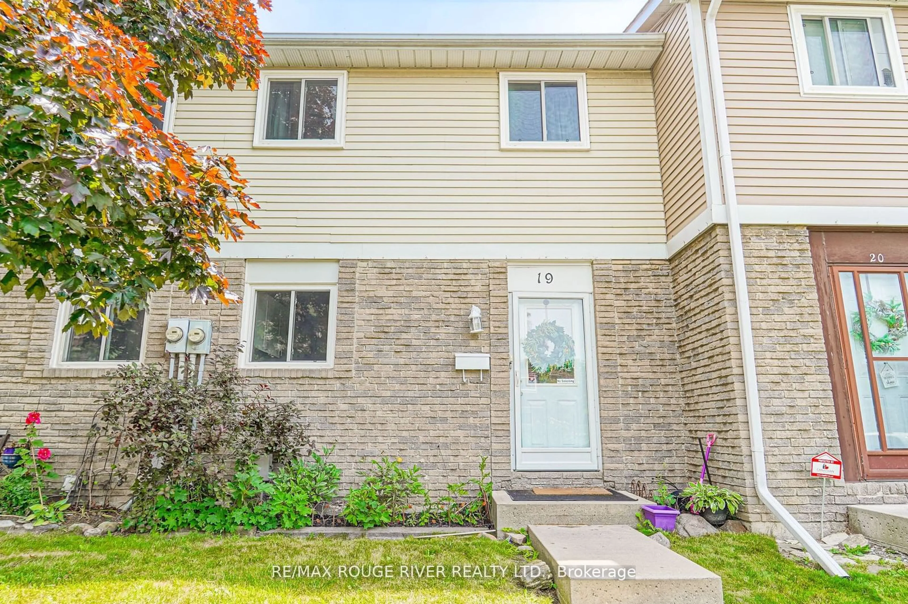 A pic from exterior of the house or condo for 1331 Glenanna Rd #19, Pickering Ontario L1V 2Y4