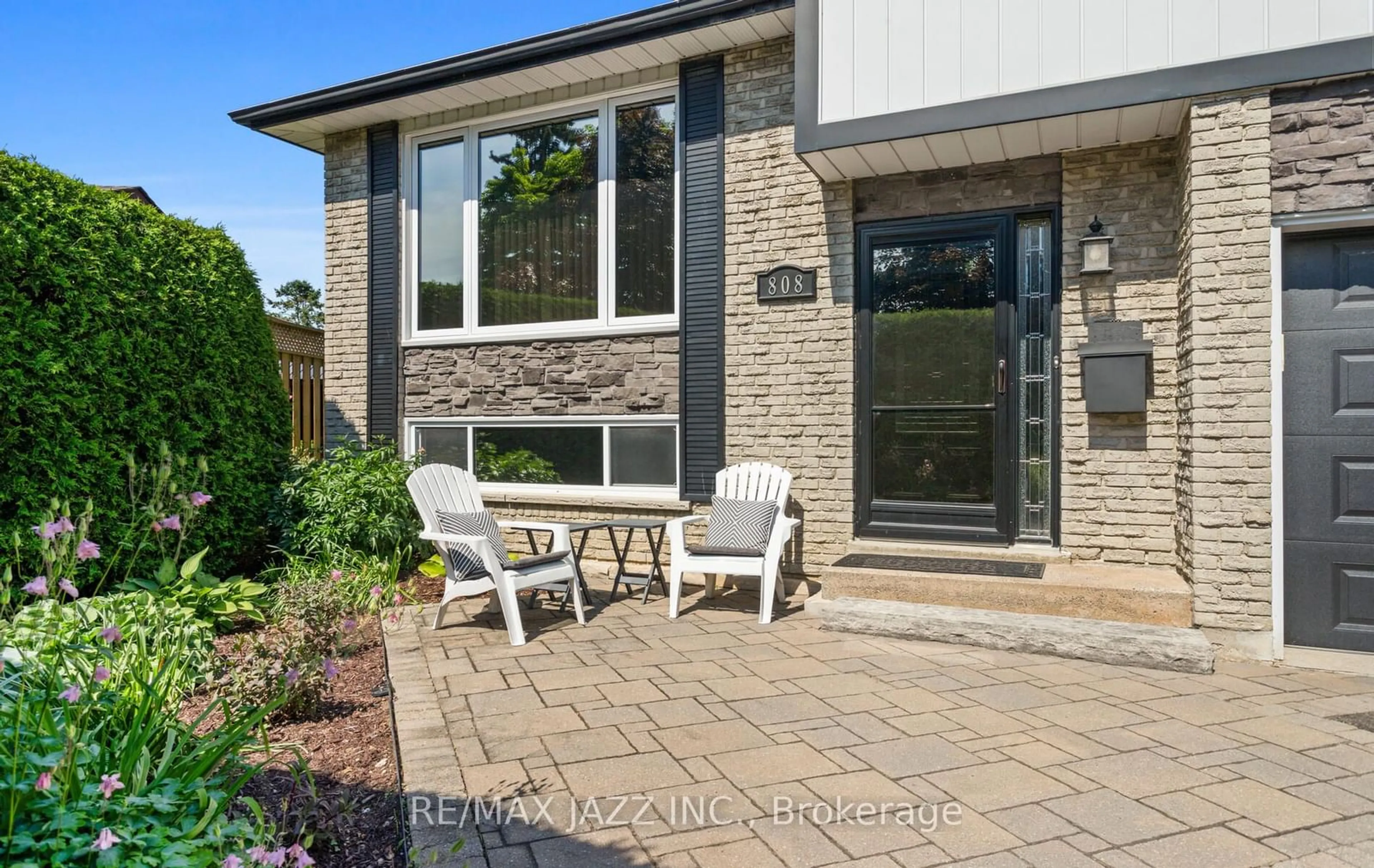 Home with brick exterior material for 808 Rodney Crt, Oshawa Ontario L1G 6V7