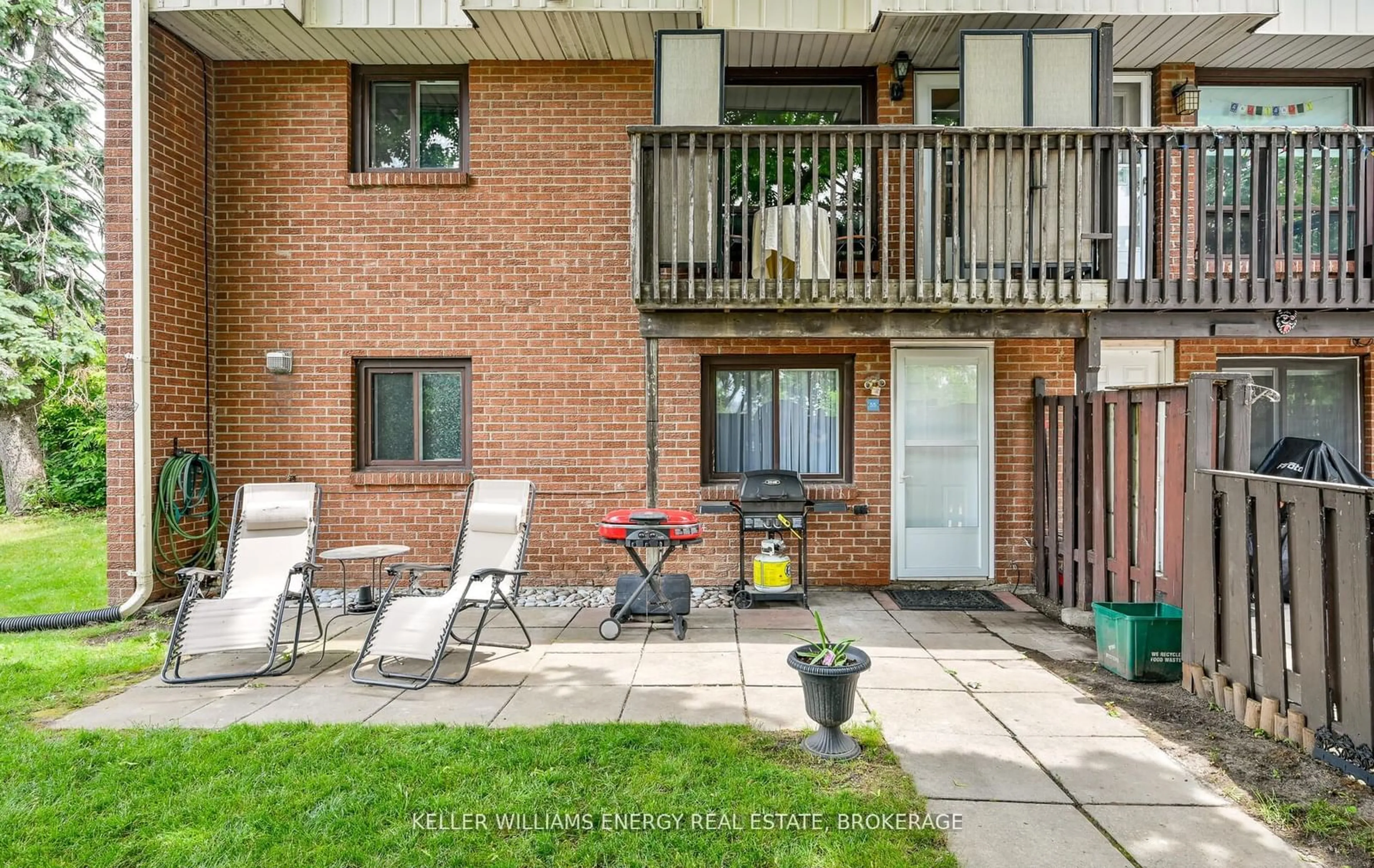 Patio for 1100 Oxford St #55, Oshawa Ontario L1J 6G4