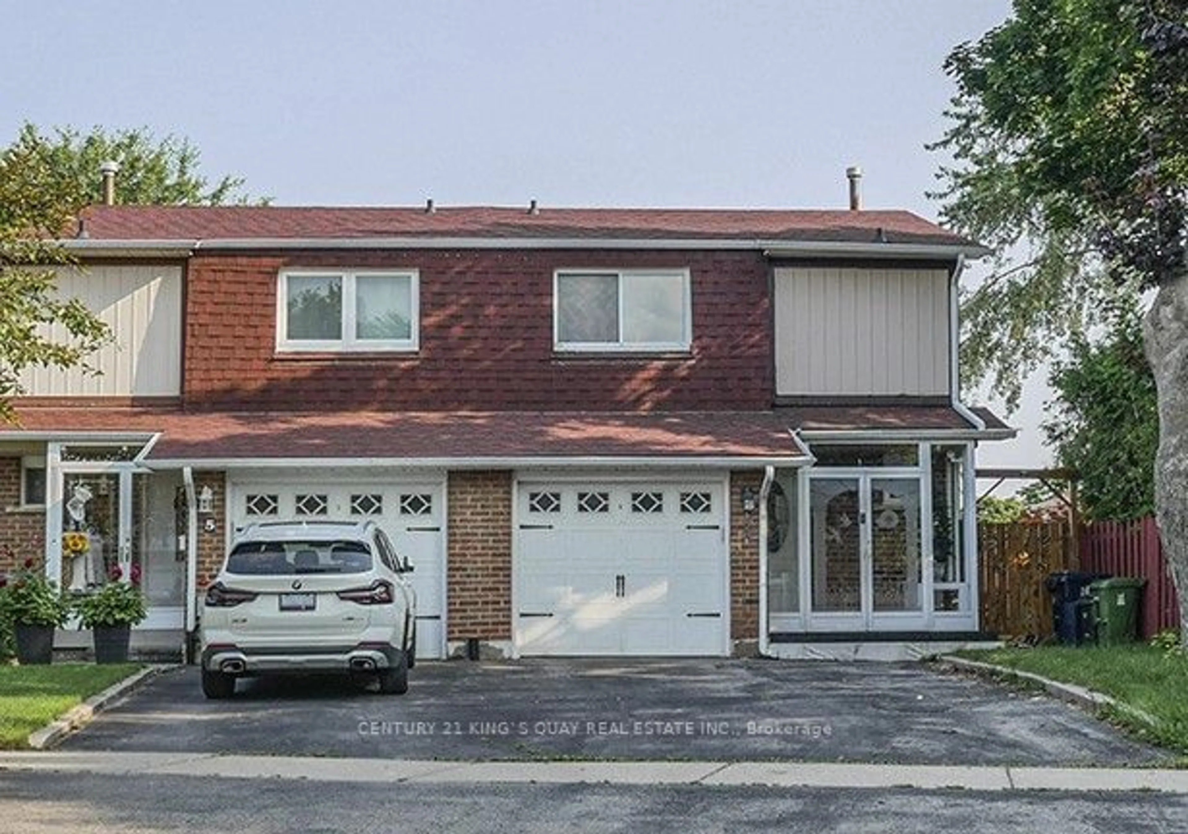 Home with brick exterior material for 3 Sadlee Cove Cres, Toronto Ontario M1V 1Y3