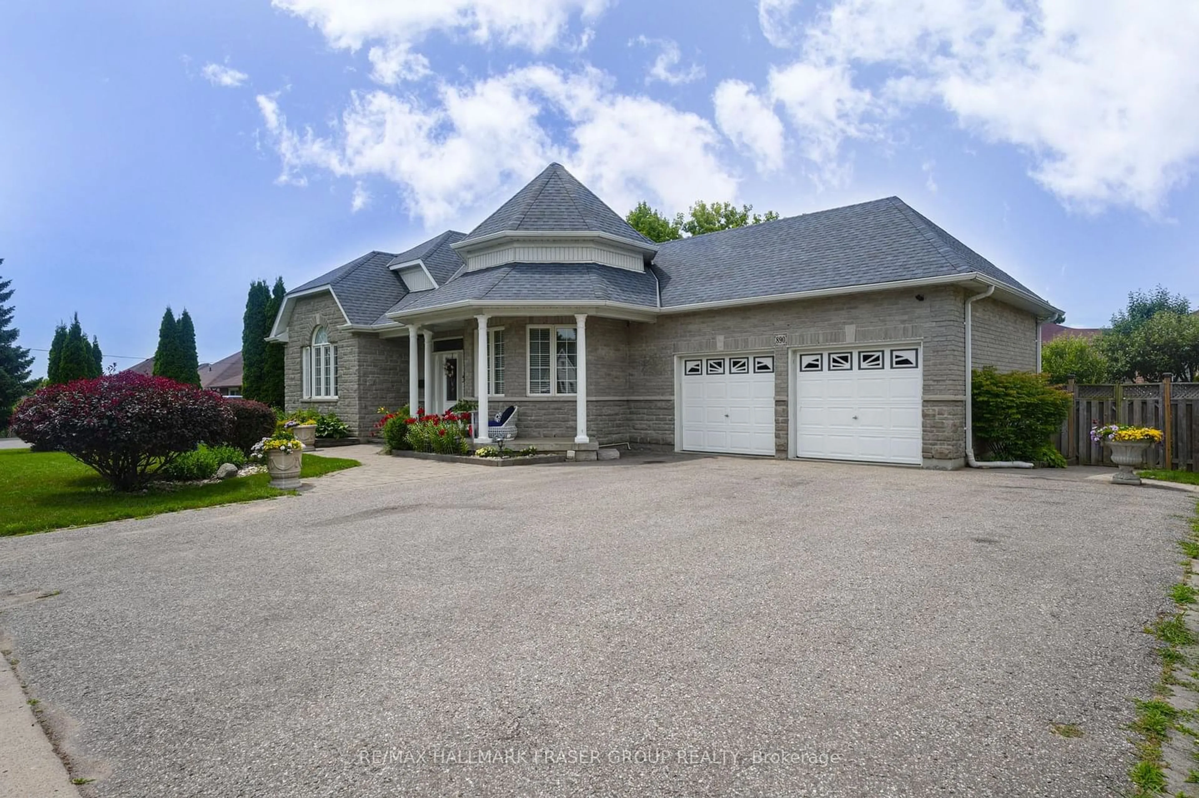 Frontside or backside of a home for 890 Ritson Rd, Oshawa Ontario L1G 6Z4