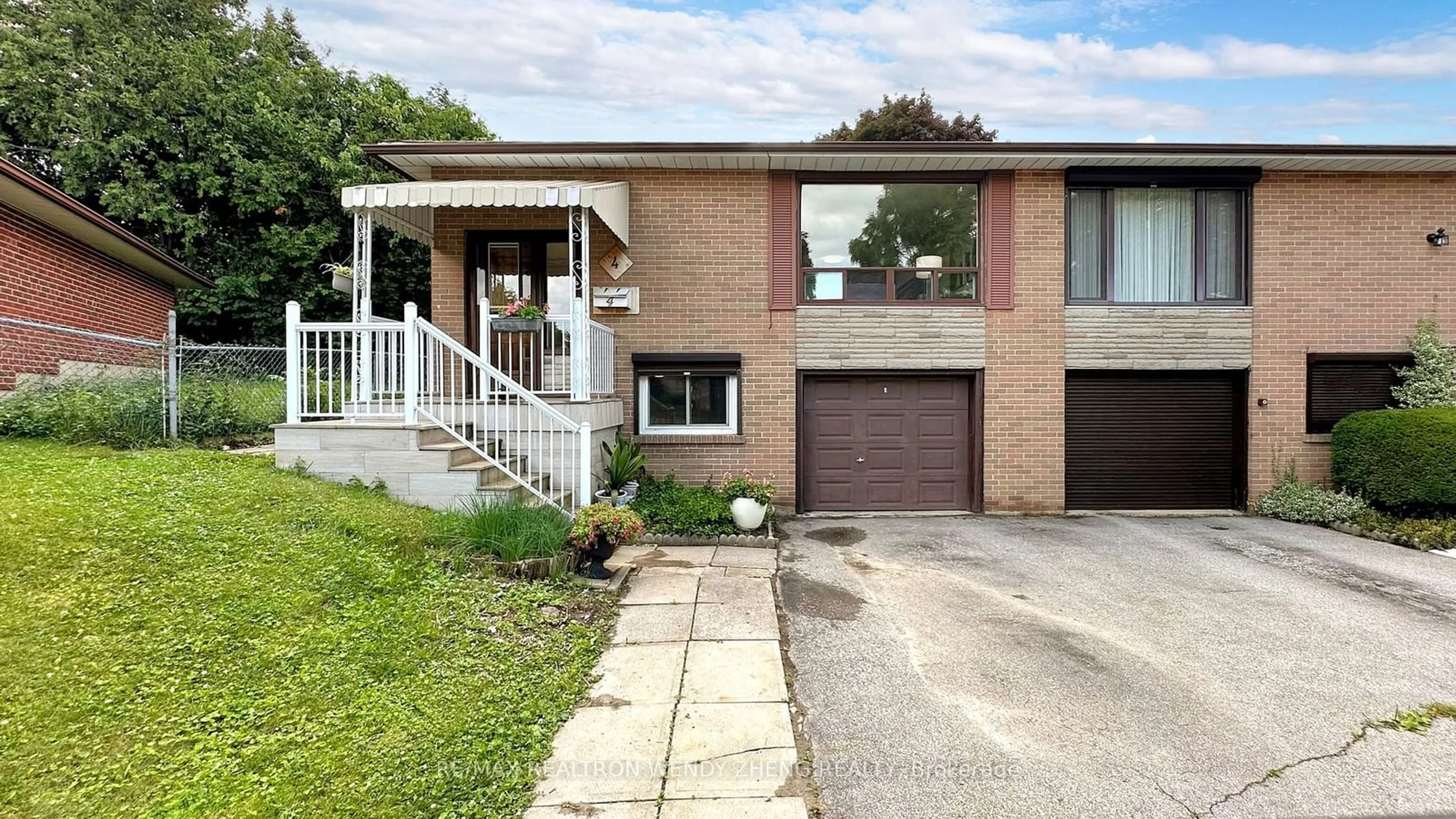 Frontside or backside of a home for 4 Earlthorpe Cres, Toronto Ontario M1H 2P9