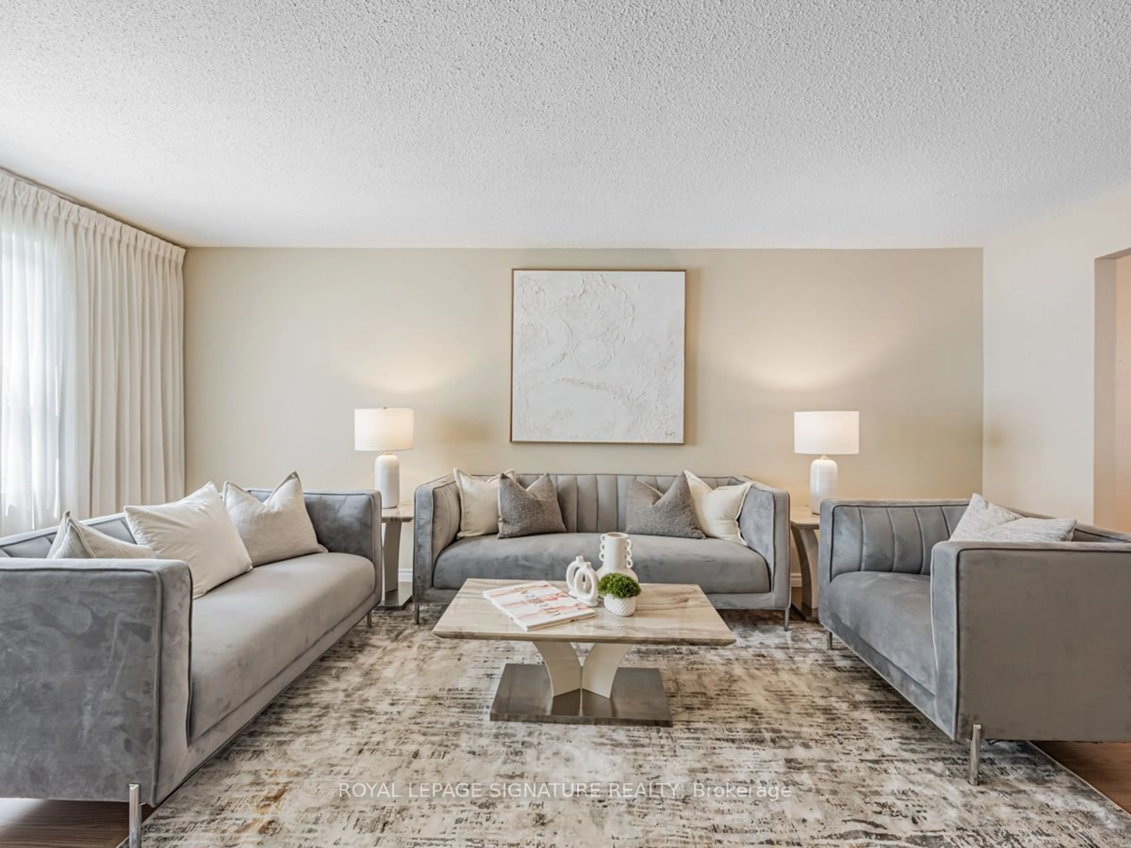 Living room for 91 L'Amoreaux Dr #139, Toronto Ontario M1W 2J8