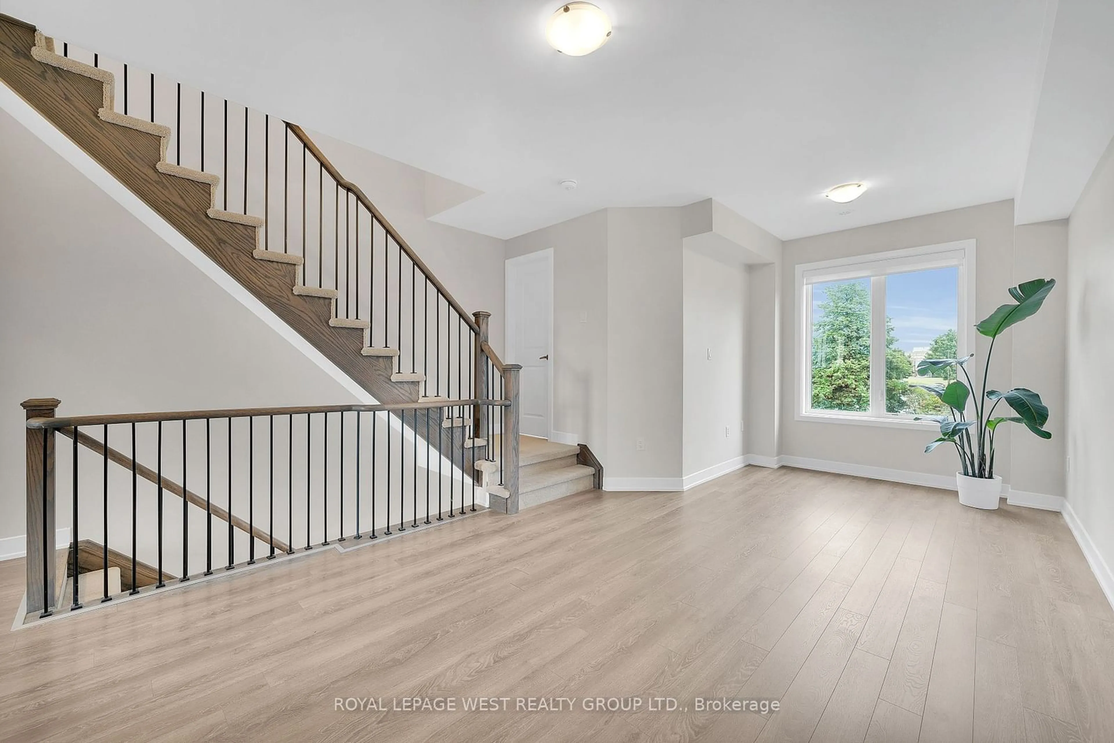 Indoor entryway for 25 Shawfield Way #88, Whitby Ontario L1R 0N8