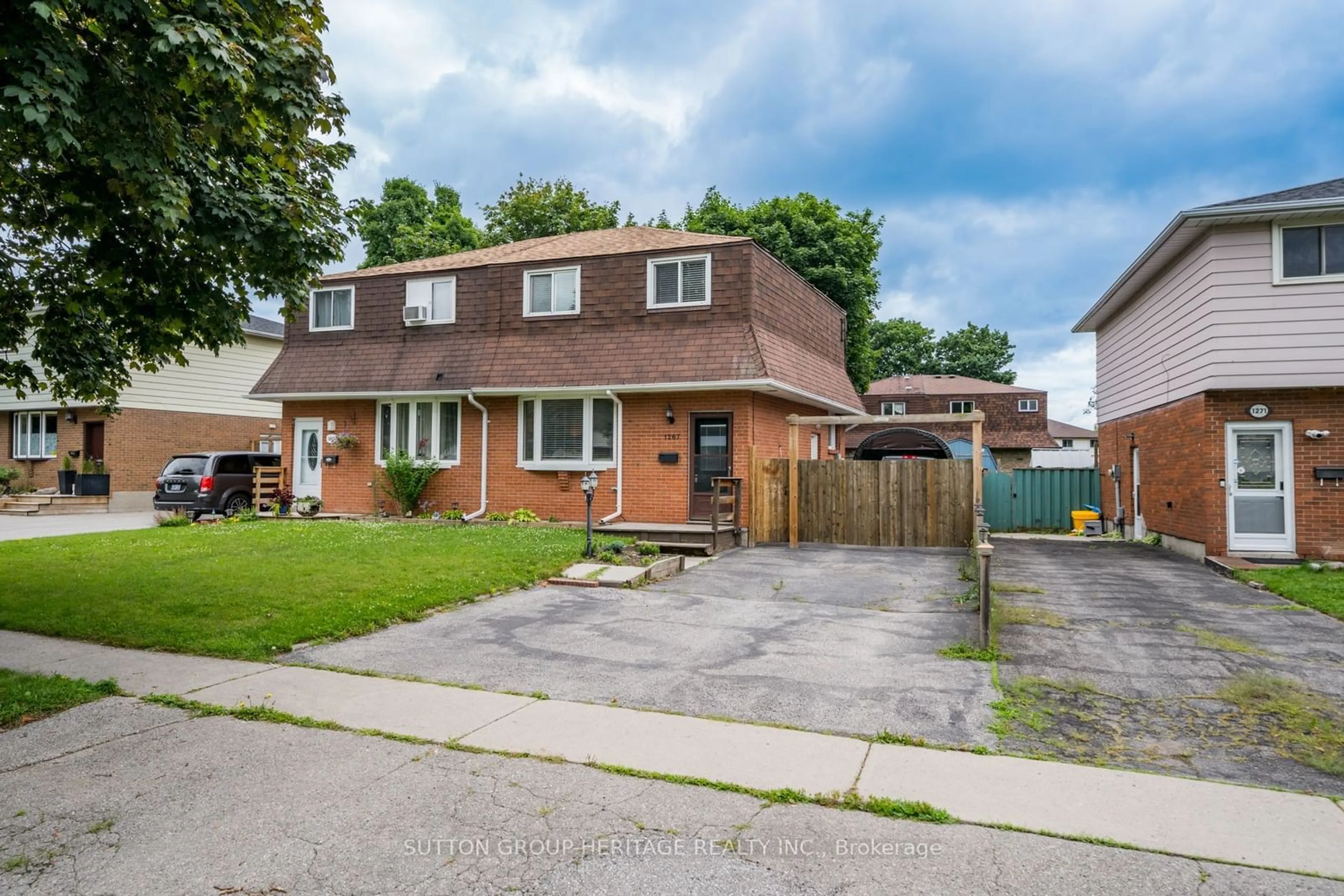 Frontside or backside of a home for 1267 Oxford St, Oshawa Ontario L1J 3W5