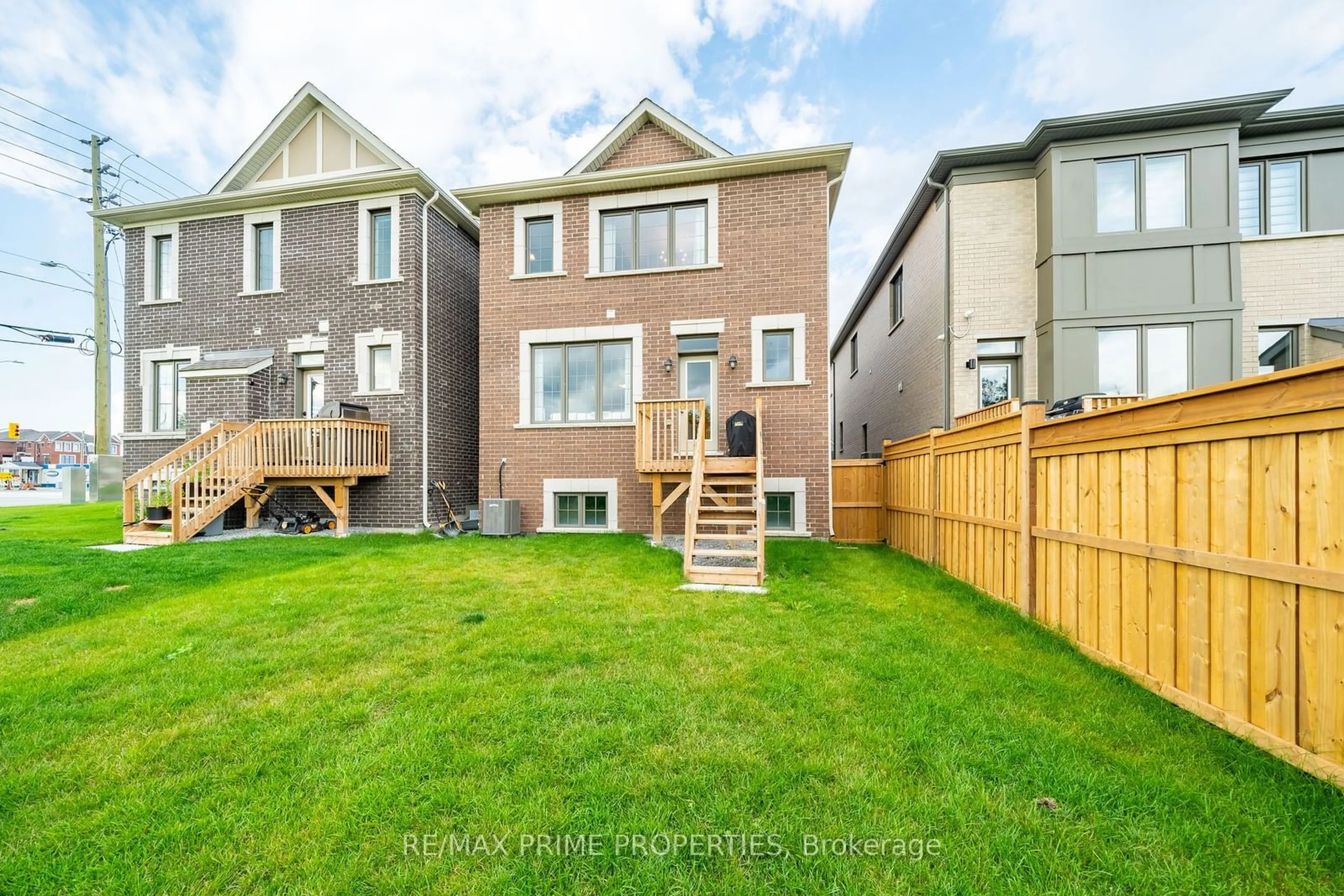 Frontside or backside of a home for 3002 Hollyberry Tr, Pickering Ontario L1X 0N5