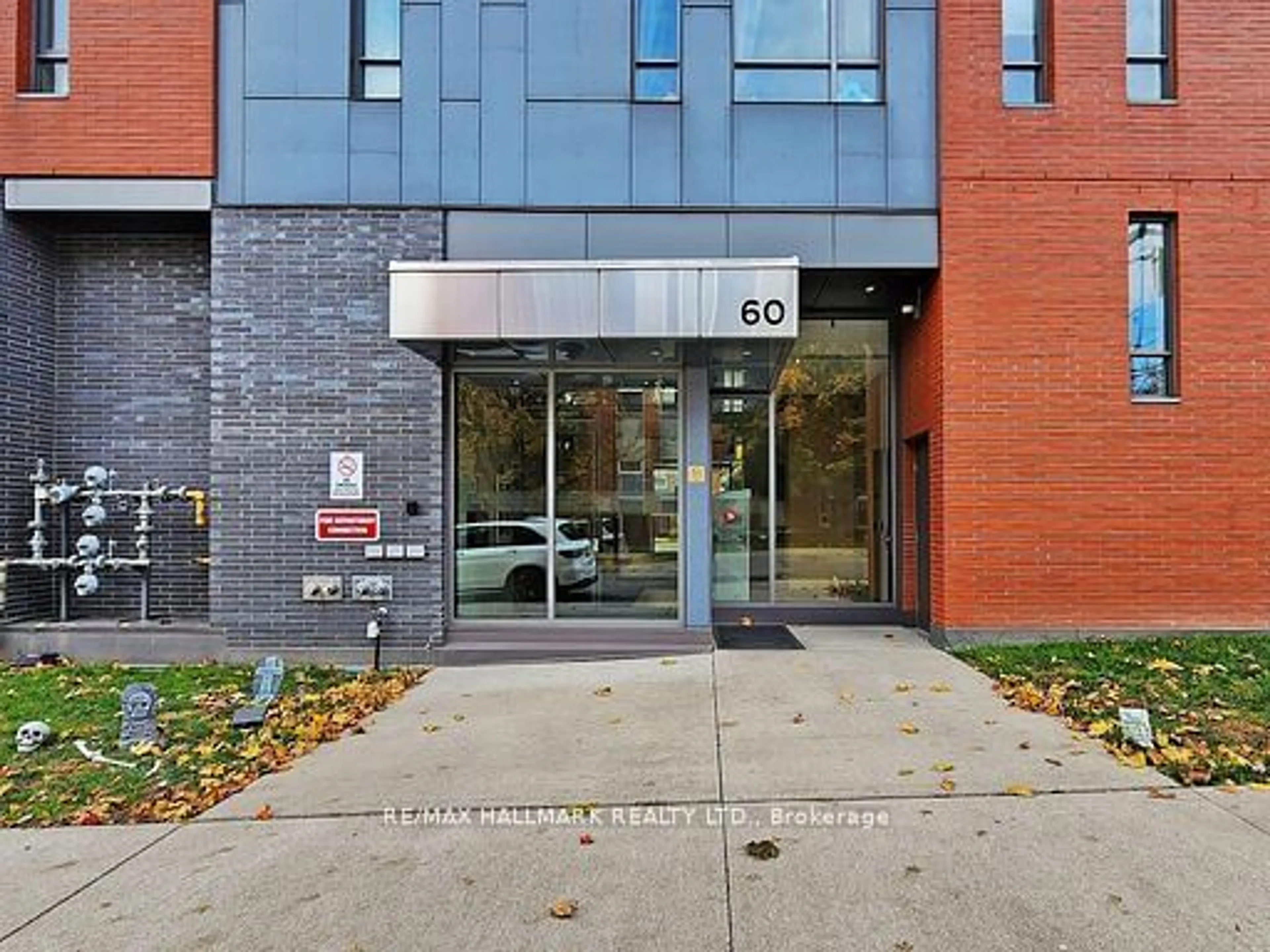 Indoor foyer for 60 Haslett Ave #406, Toronto Ontario M4L 0A9