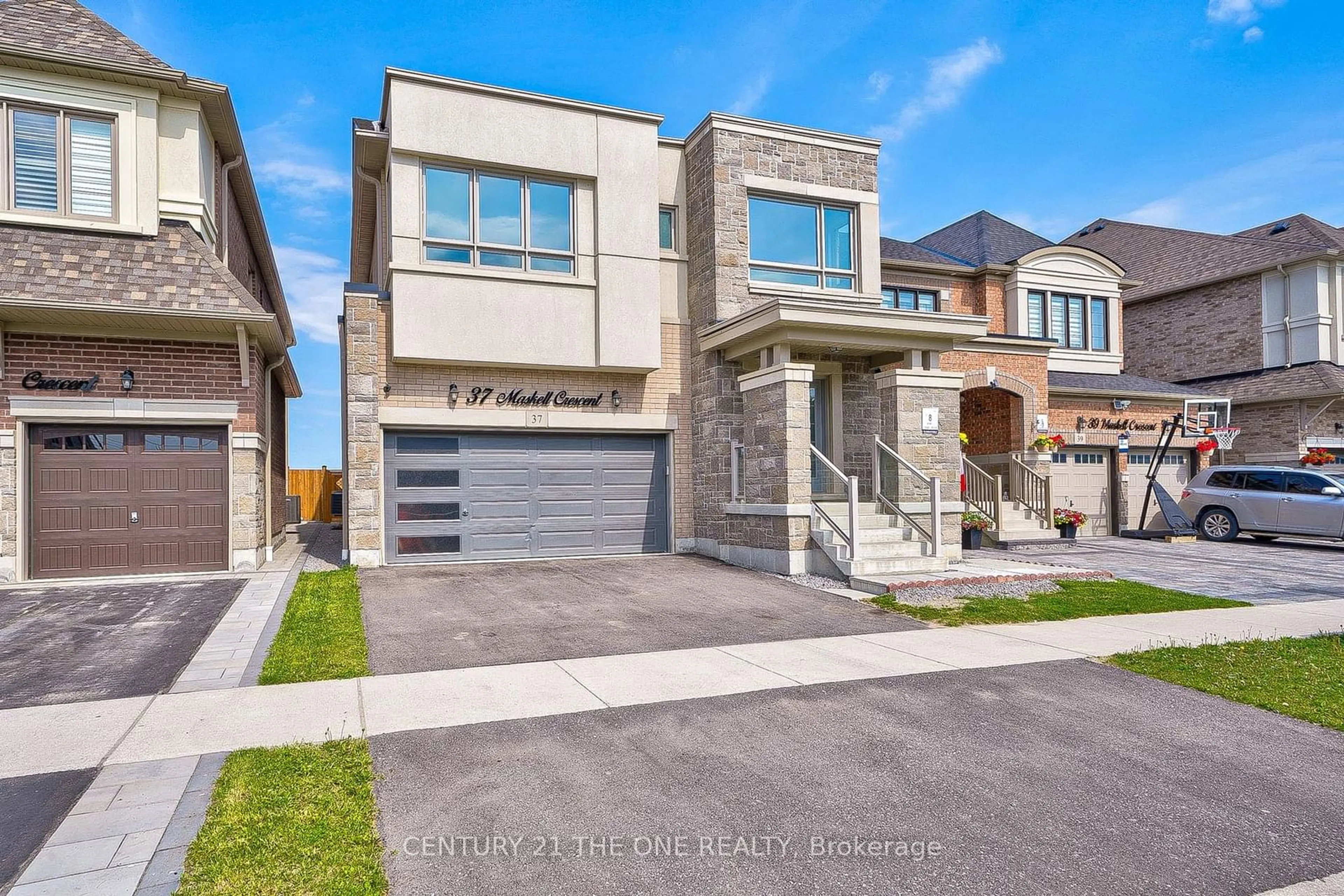 Frontside or backside of a home for 37 Maskell Cres, Whitby Ontario L1P 0J6