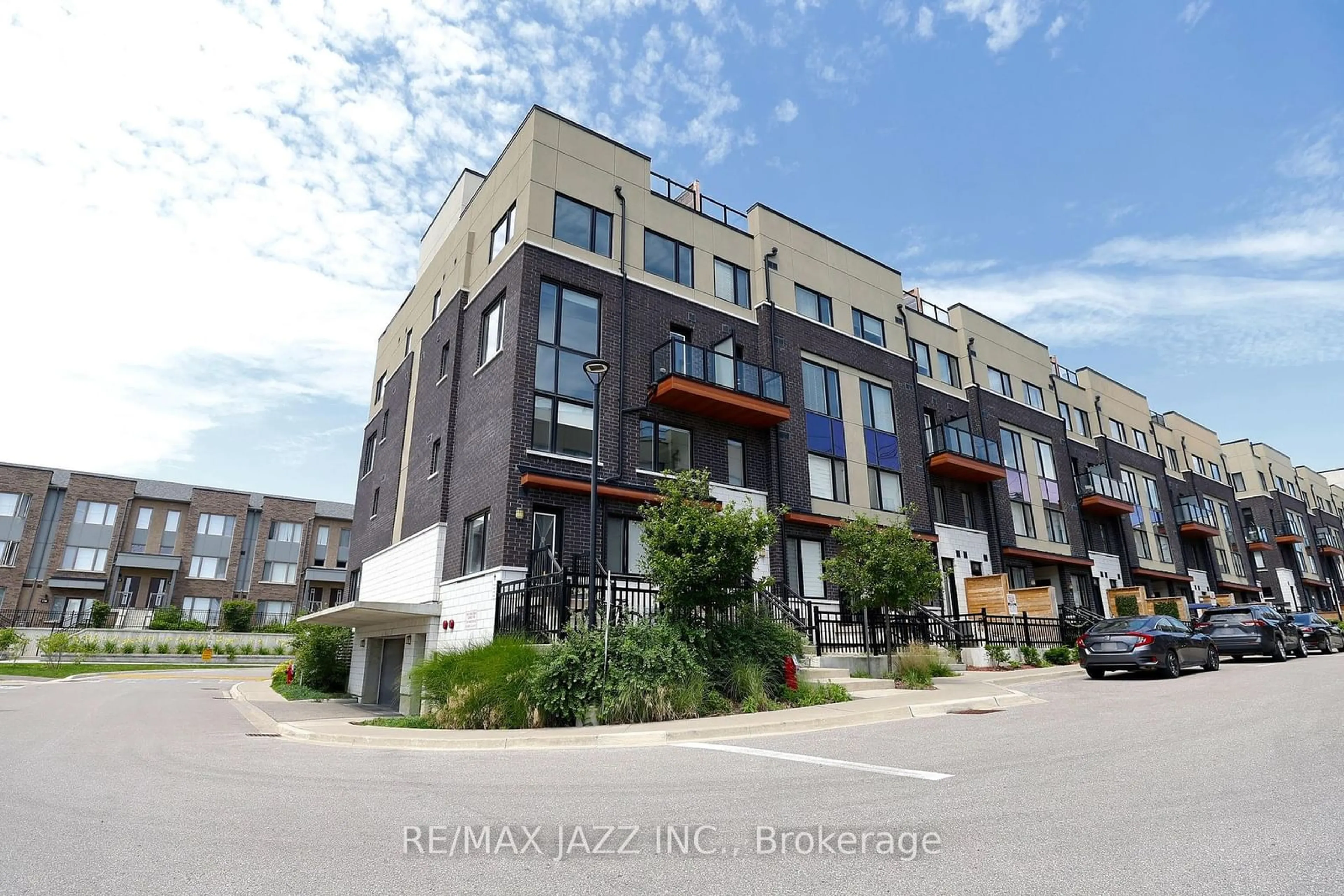 A pic from exterior of the house or condo for 1555 Kingston Rd #527, Pickering Ontario L1V 1C3