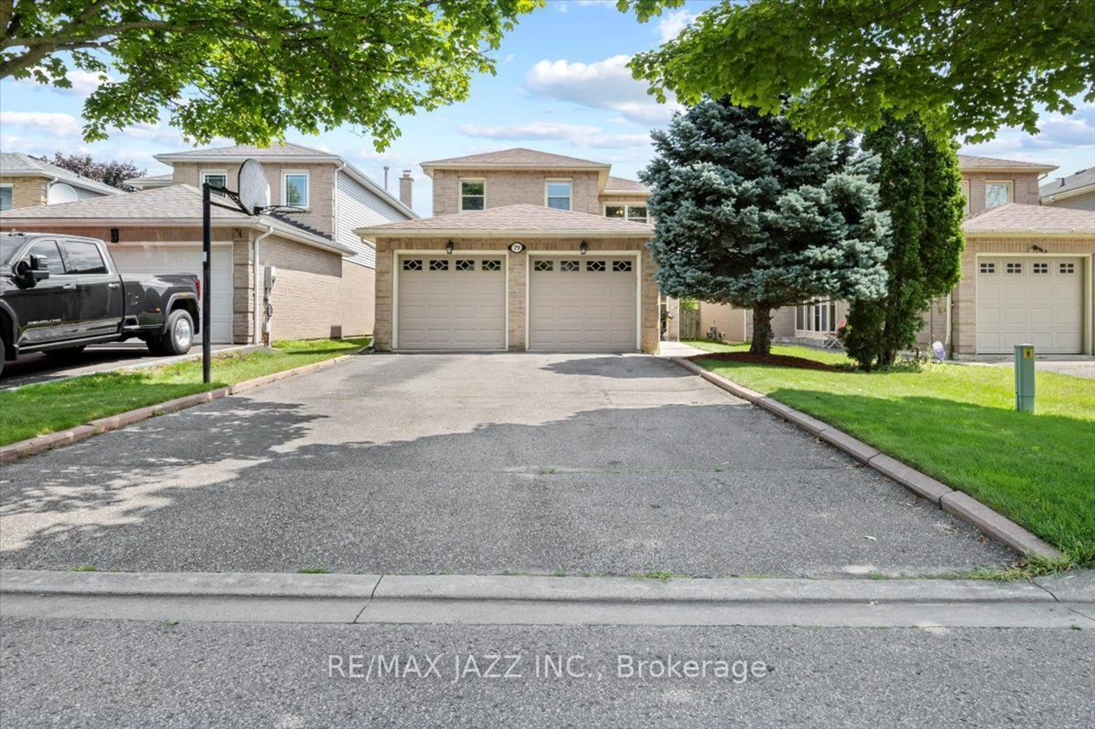 Frontside or backside of a home for 79 Hemingford Pl, Whitby Ontario L1R 1E8