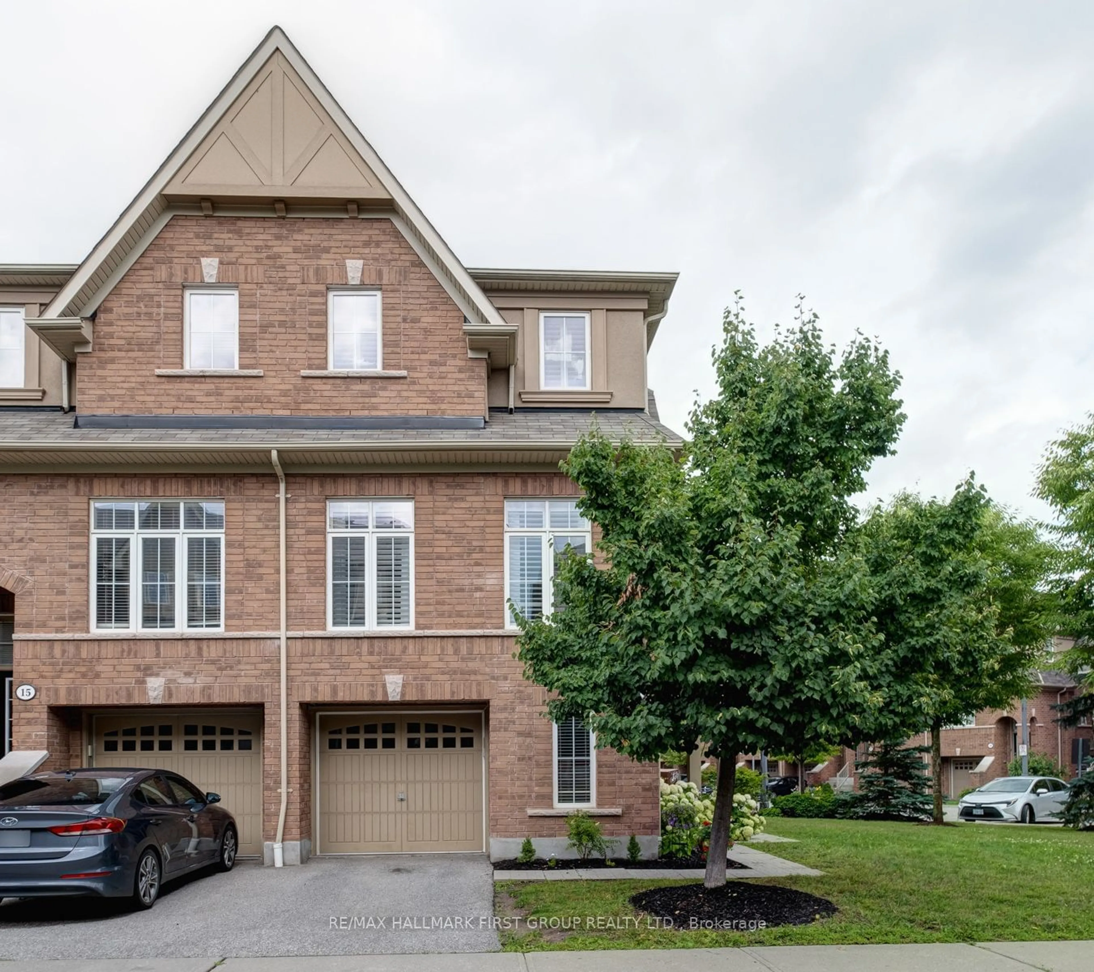 A pic from exterior of the house or condo for 17 Burtonbury Lane, Ajax Ontario L1Z 0C3