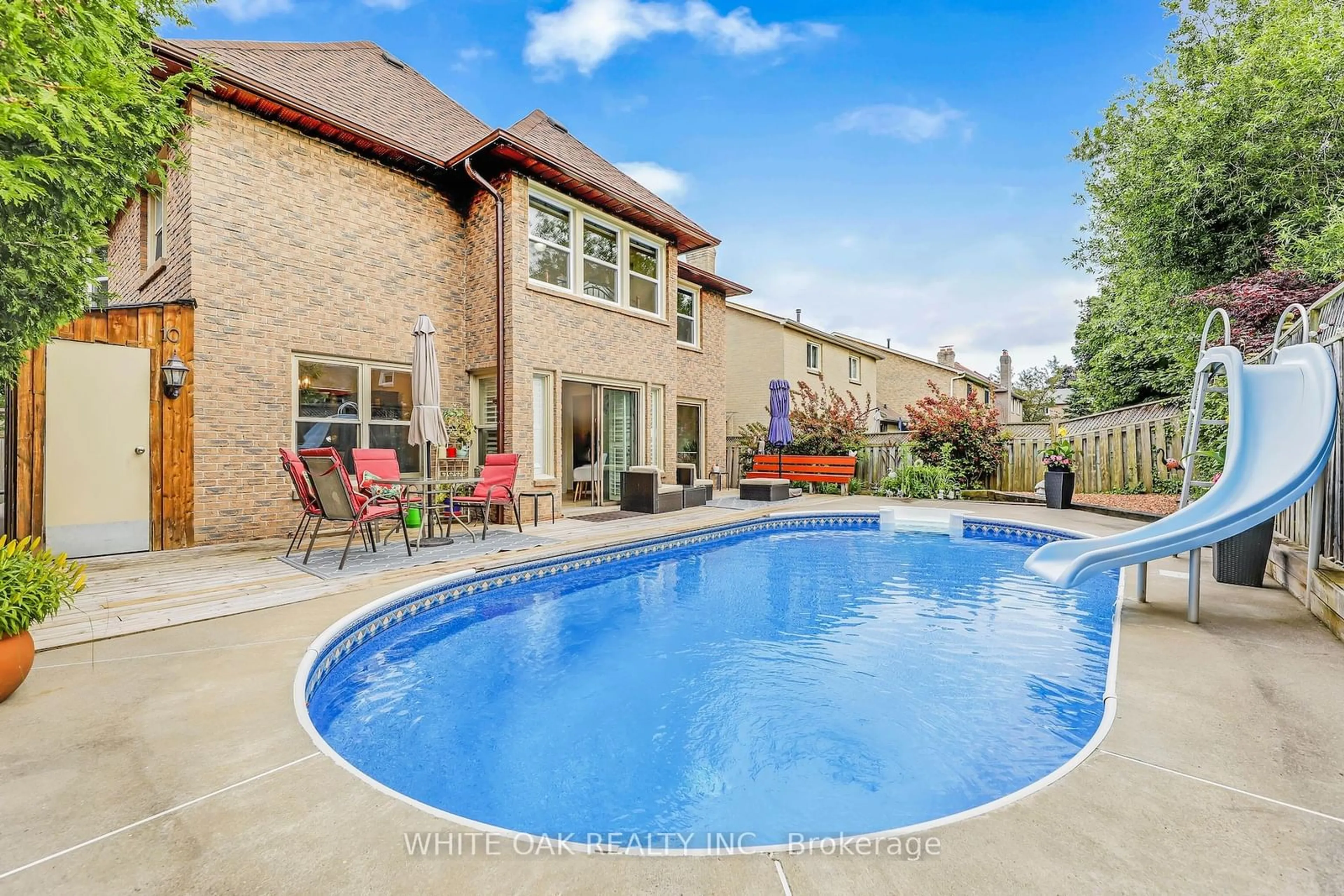 Indoor or outdoor pool for 10 Radford Dr, Ajax Ontario L1T 1V9