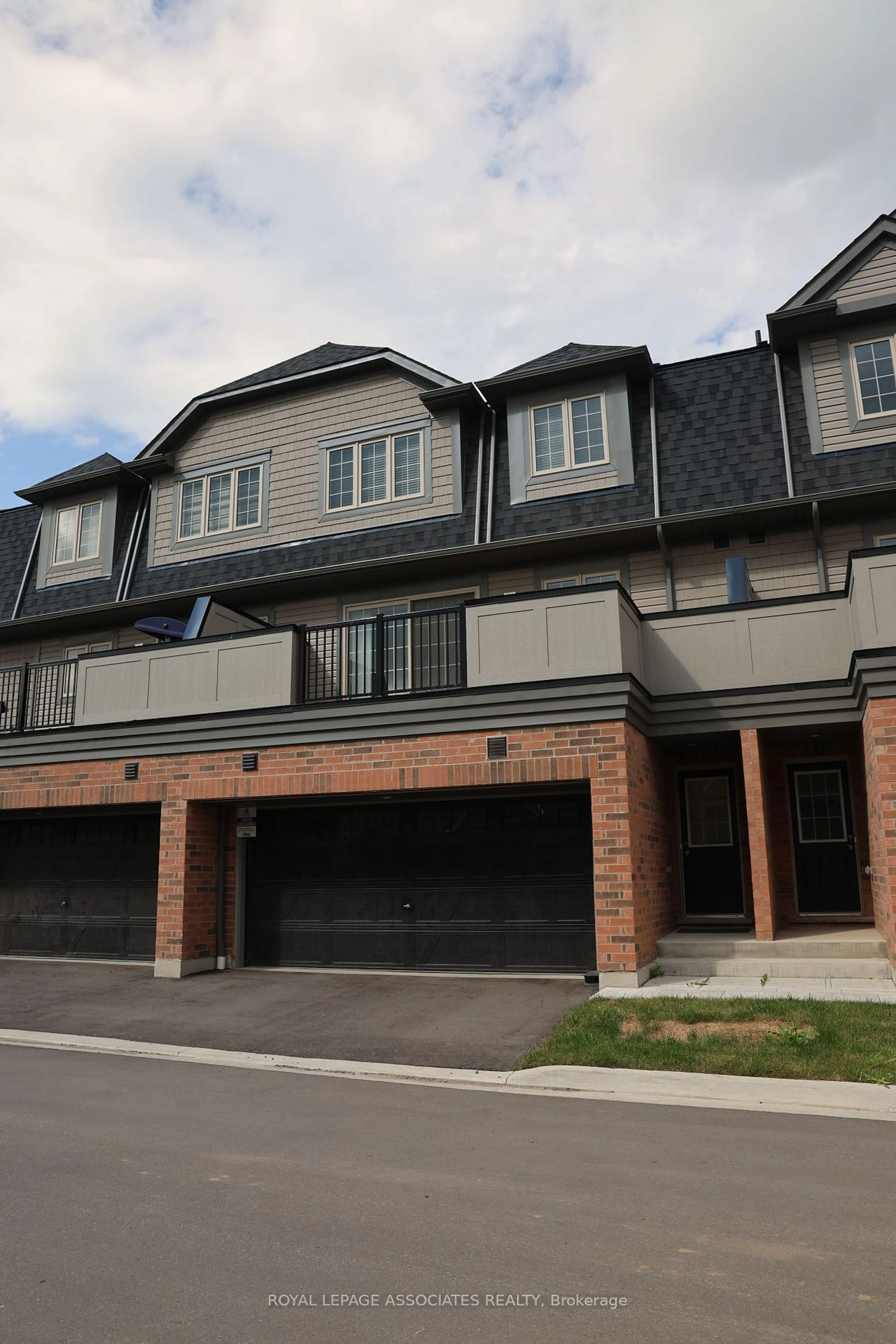 A pic from exterior of the house or condo for 304 Coronation Rd, Whitby Ontario L1P 0K8