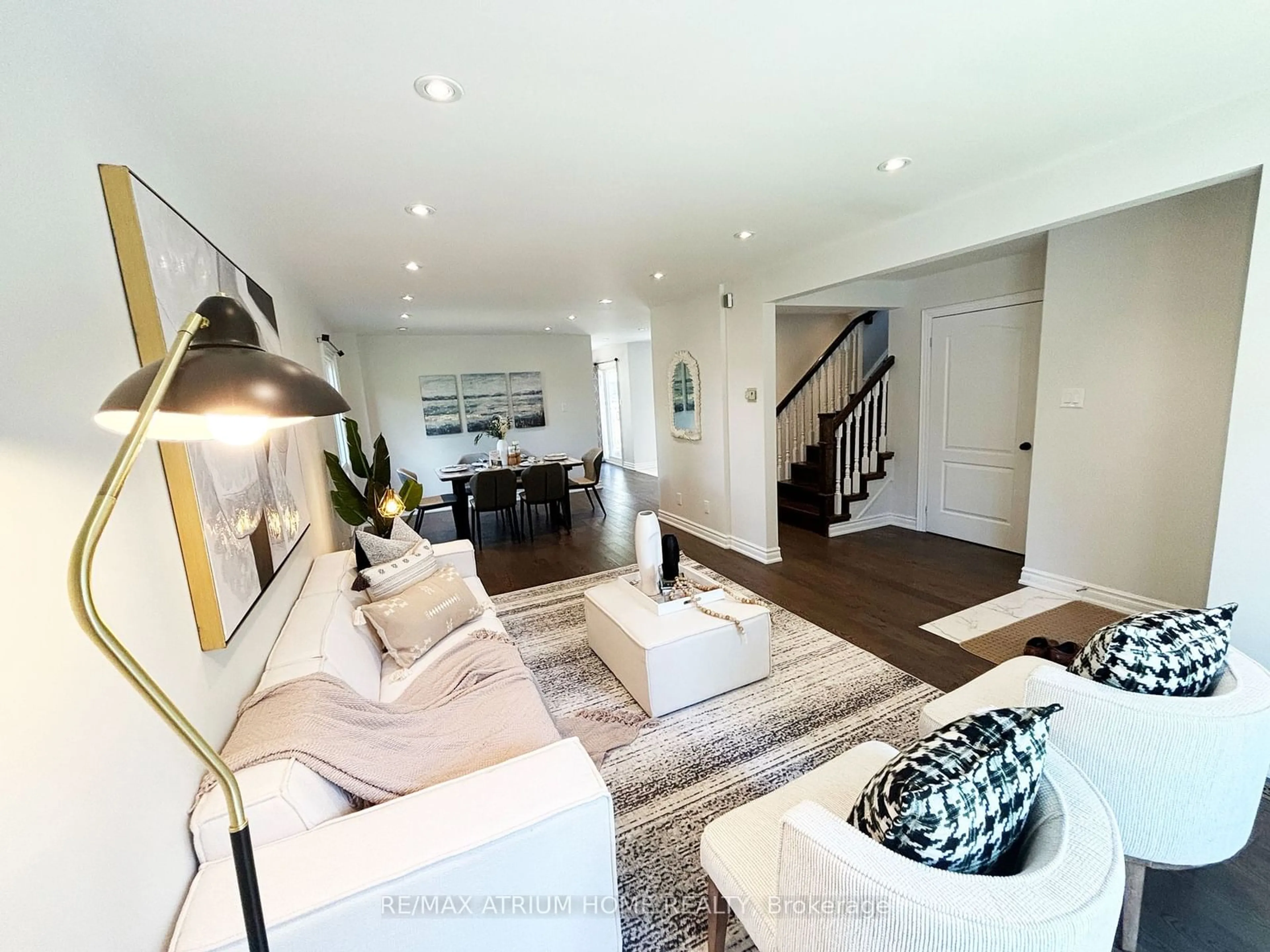 Living room for 95 Port Royal Tr, Toronto Ontario M1V 2H2
