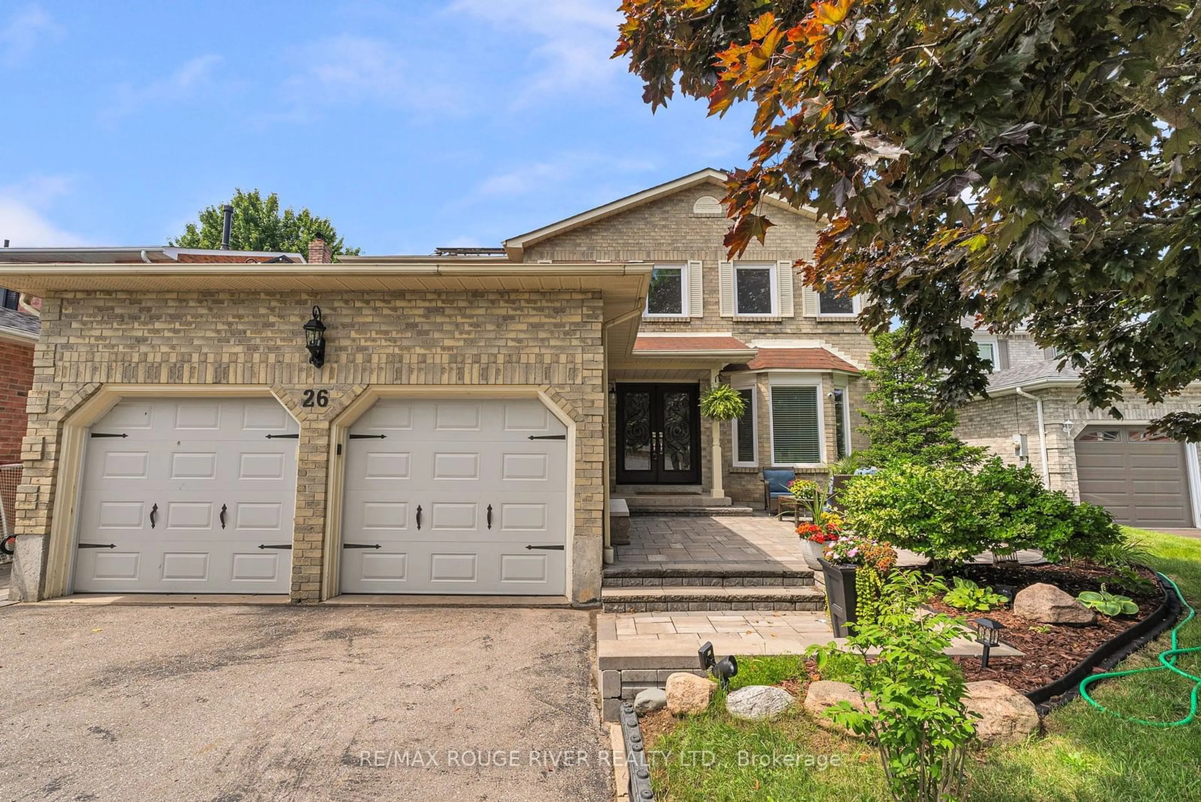 Frontside or backside of a home for 26 Gladiola Crt, Whitby Ontario L1R 1N6