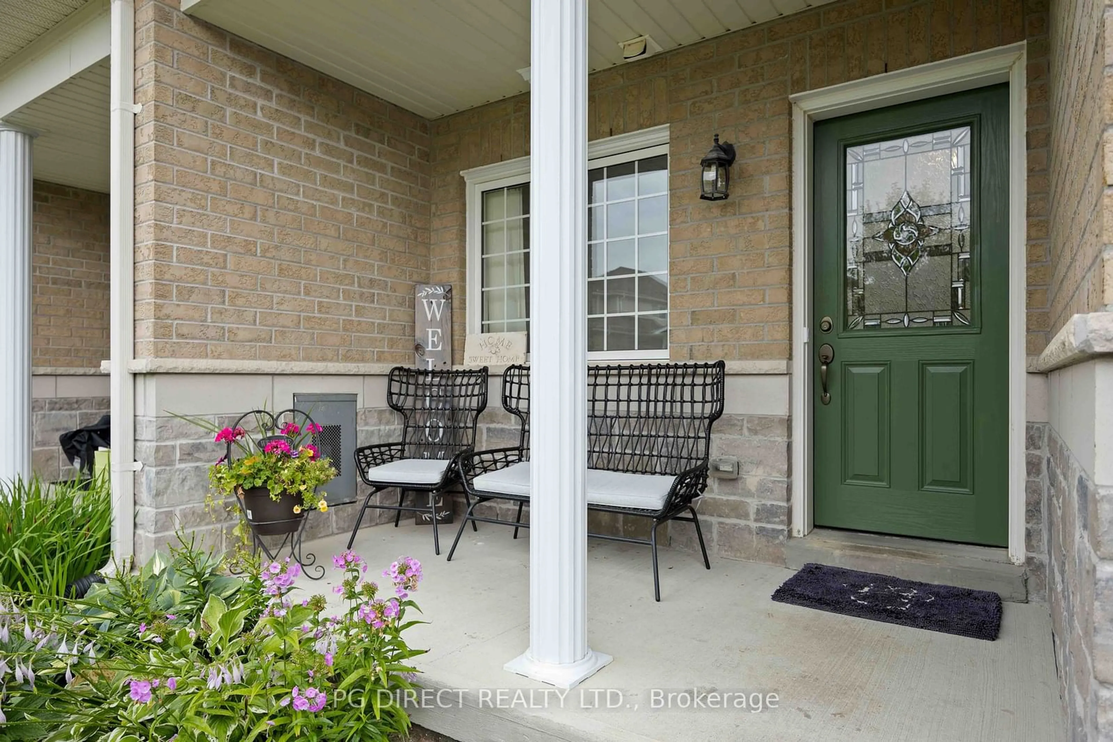 Indoor entryway for 7 Vetzal Crt, Clarington Ontario L1E 0H3