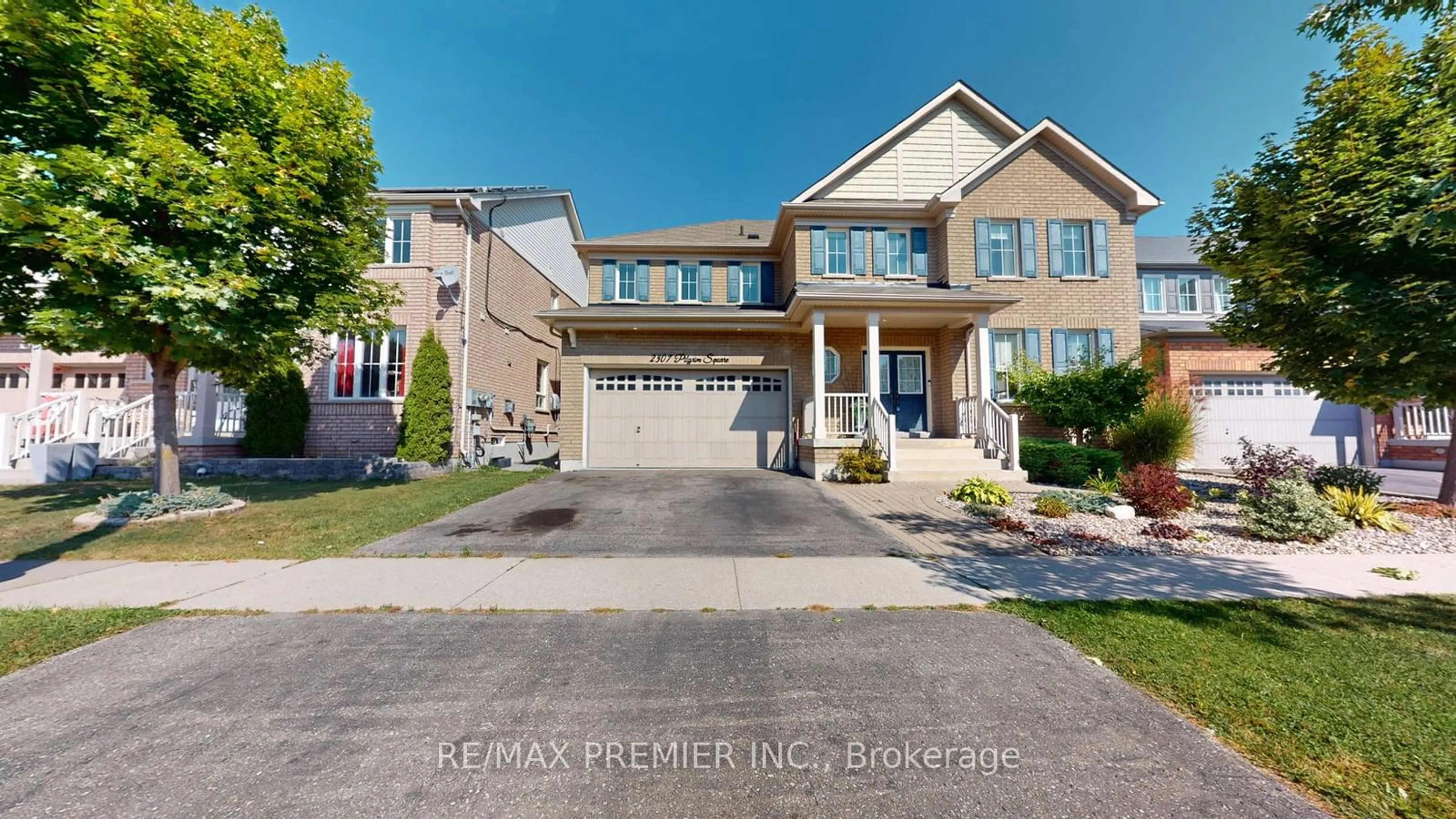 Frontside or backside of a home for 2307 Pilgrim Sq, Oshawa Ontario L1L 0C2